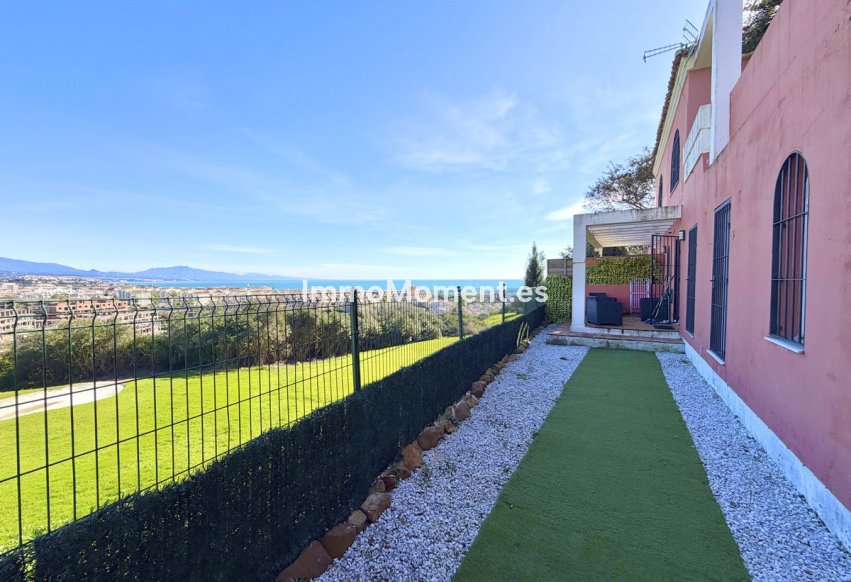 Resale - Apartment - Manilva - La Duquesa