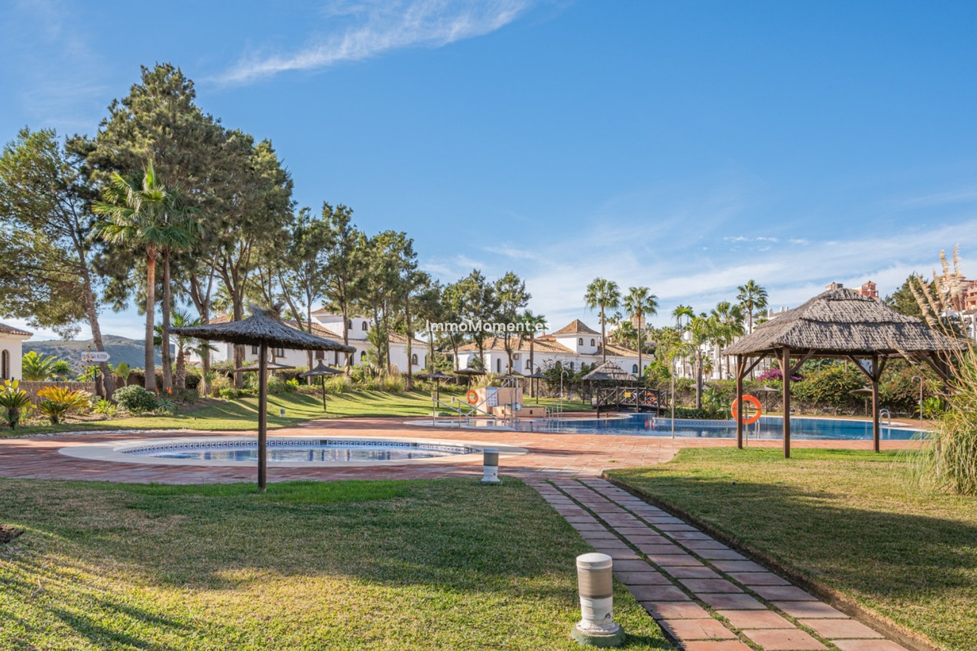 Resale - Apartment - Manilva - La Duquesa