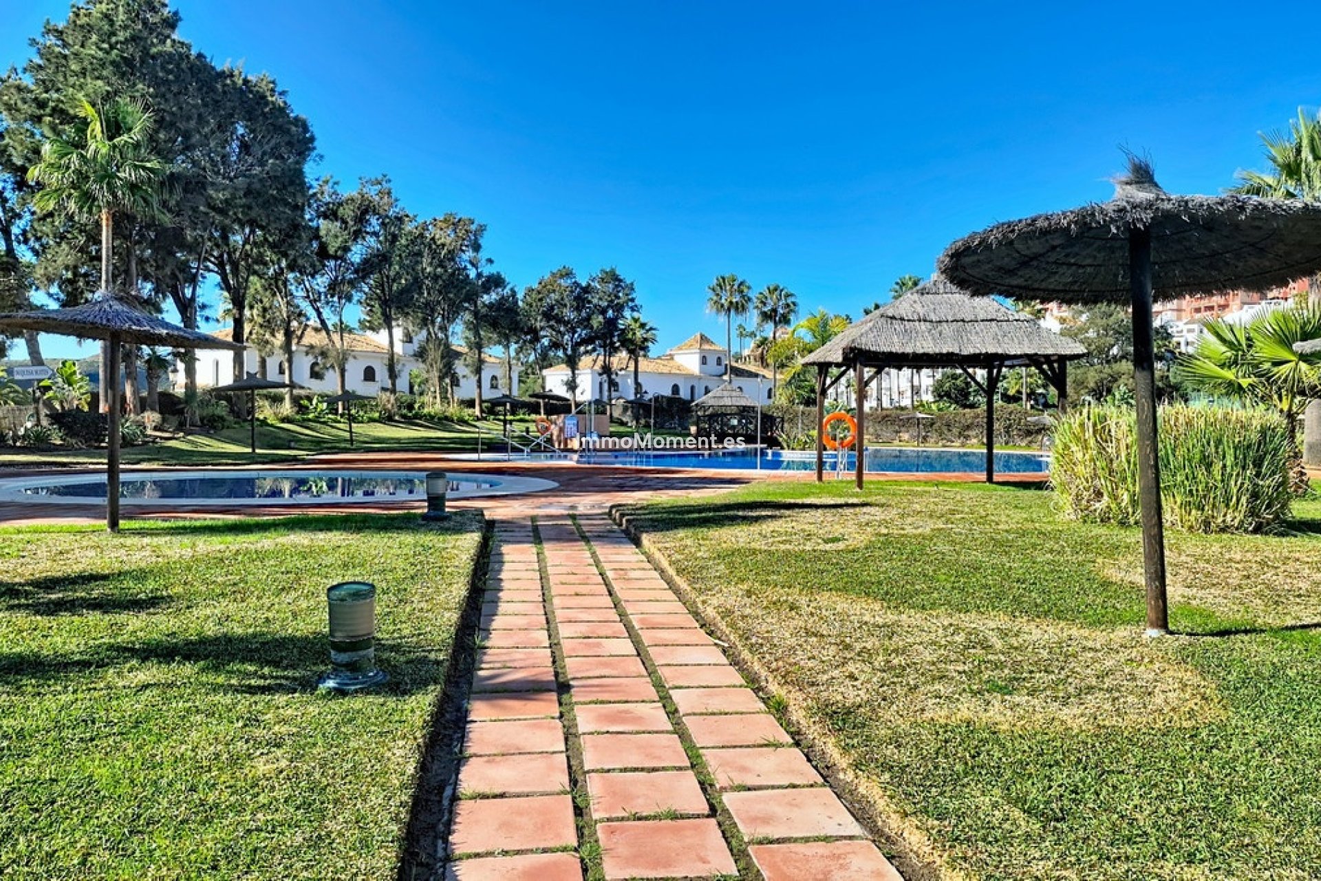 Resale - Apartment - Manilva - La Duquesa