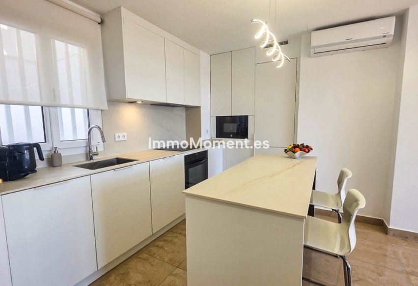 Resale - Apartment - Manilva - La Duquesa