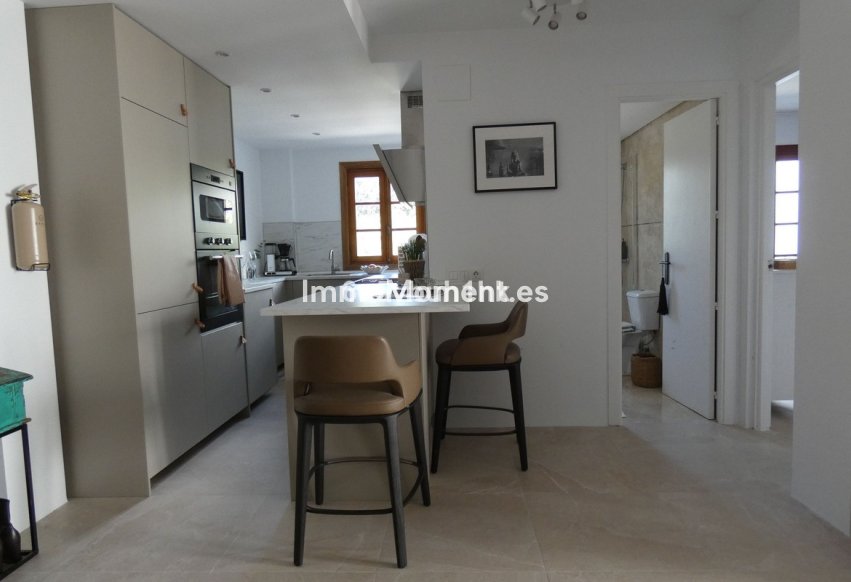 Resale - Apartment - Manilva - La Duquesa