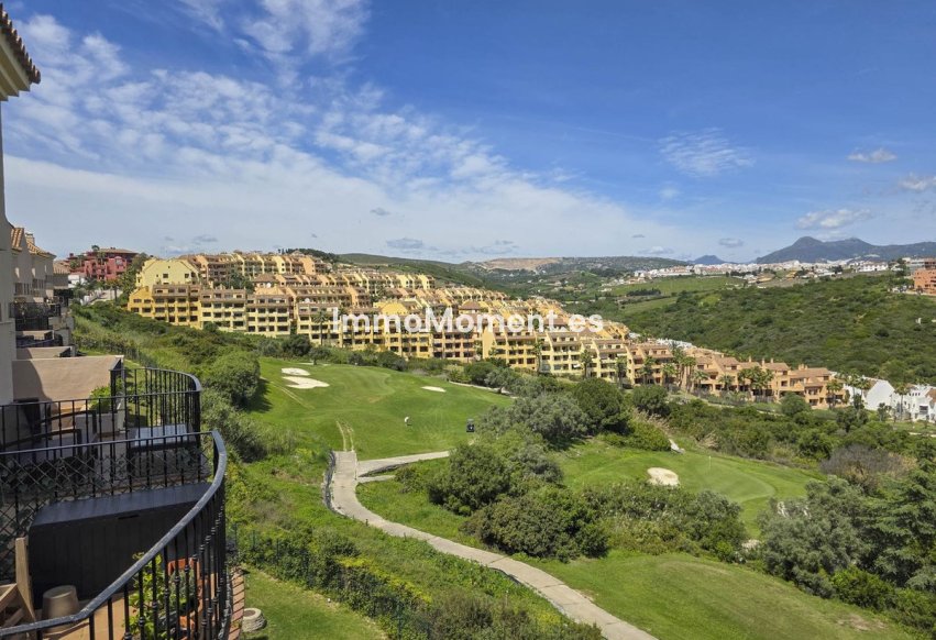 Resale - Apartment - Manilva - La Duquesa