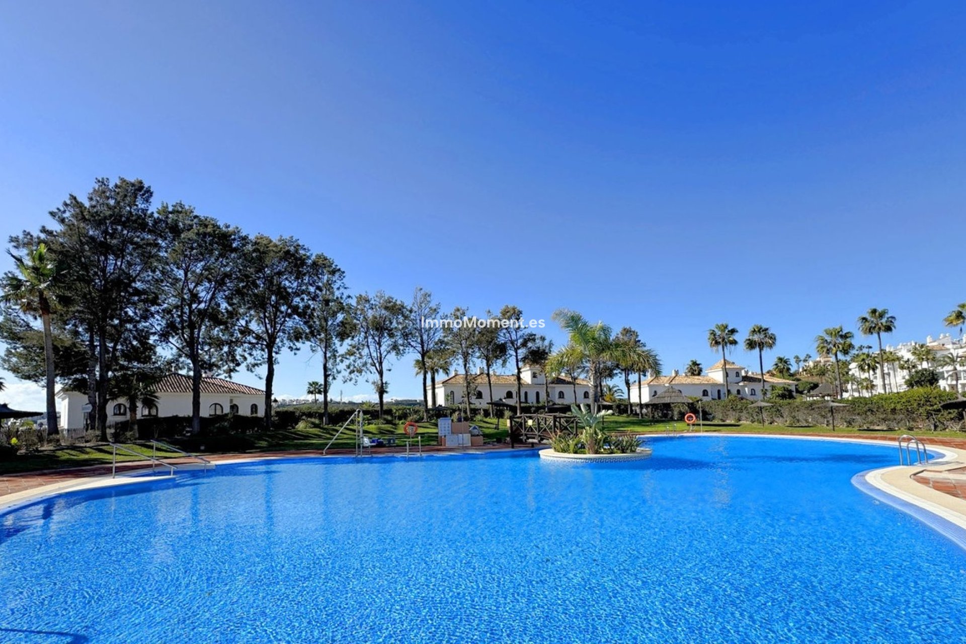 Resale - Apartment - Manilva - La Duquesa