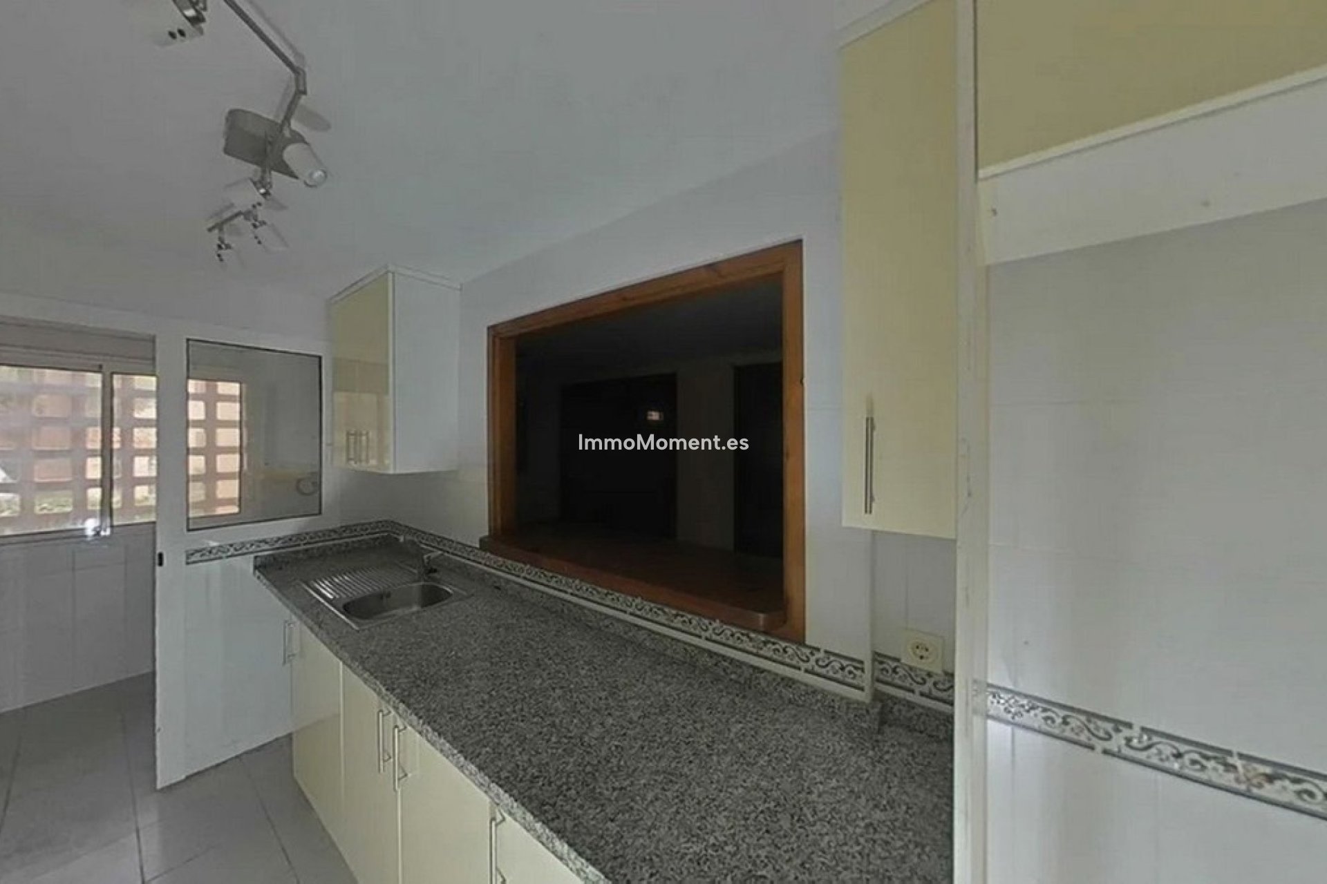 Resale - Apartment - Manilva - La Duquesa