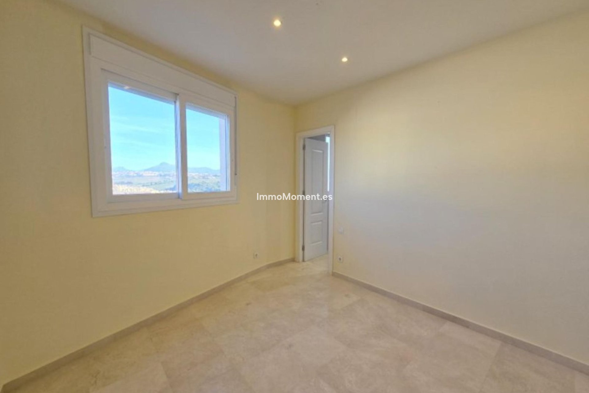 Resale - Apartment - Manilva - La Duquesa