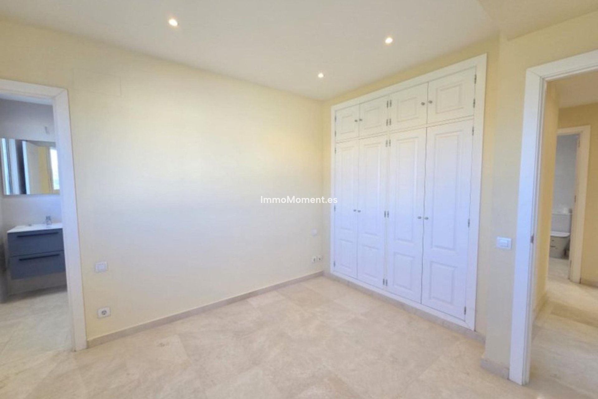 Resale - Apartment - Manilva - La Duquesa