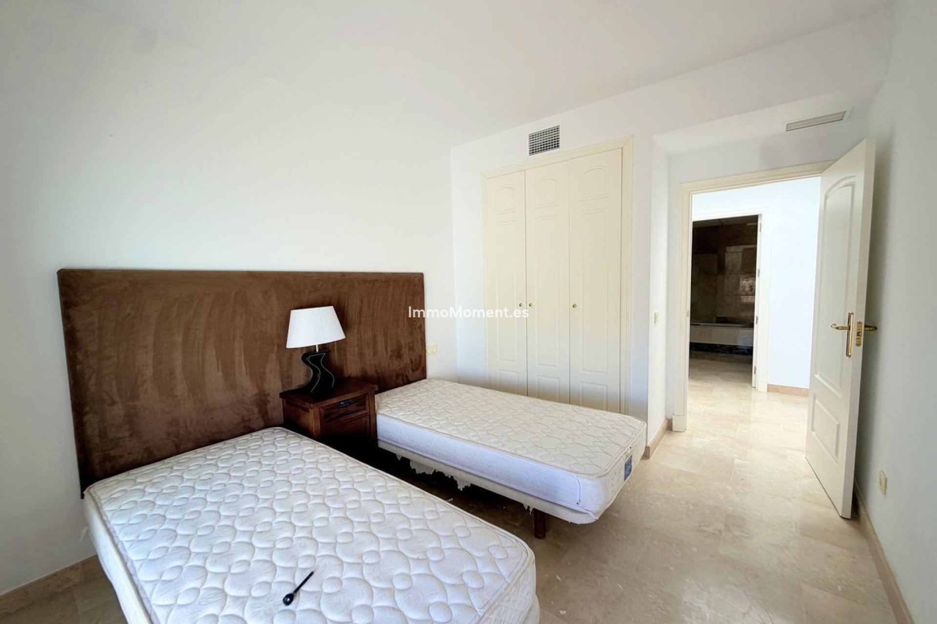 Resale - Apartment - Manilva - La Duquesa