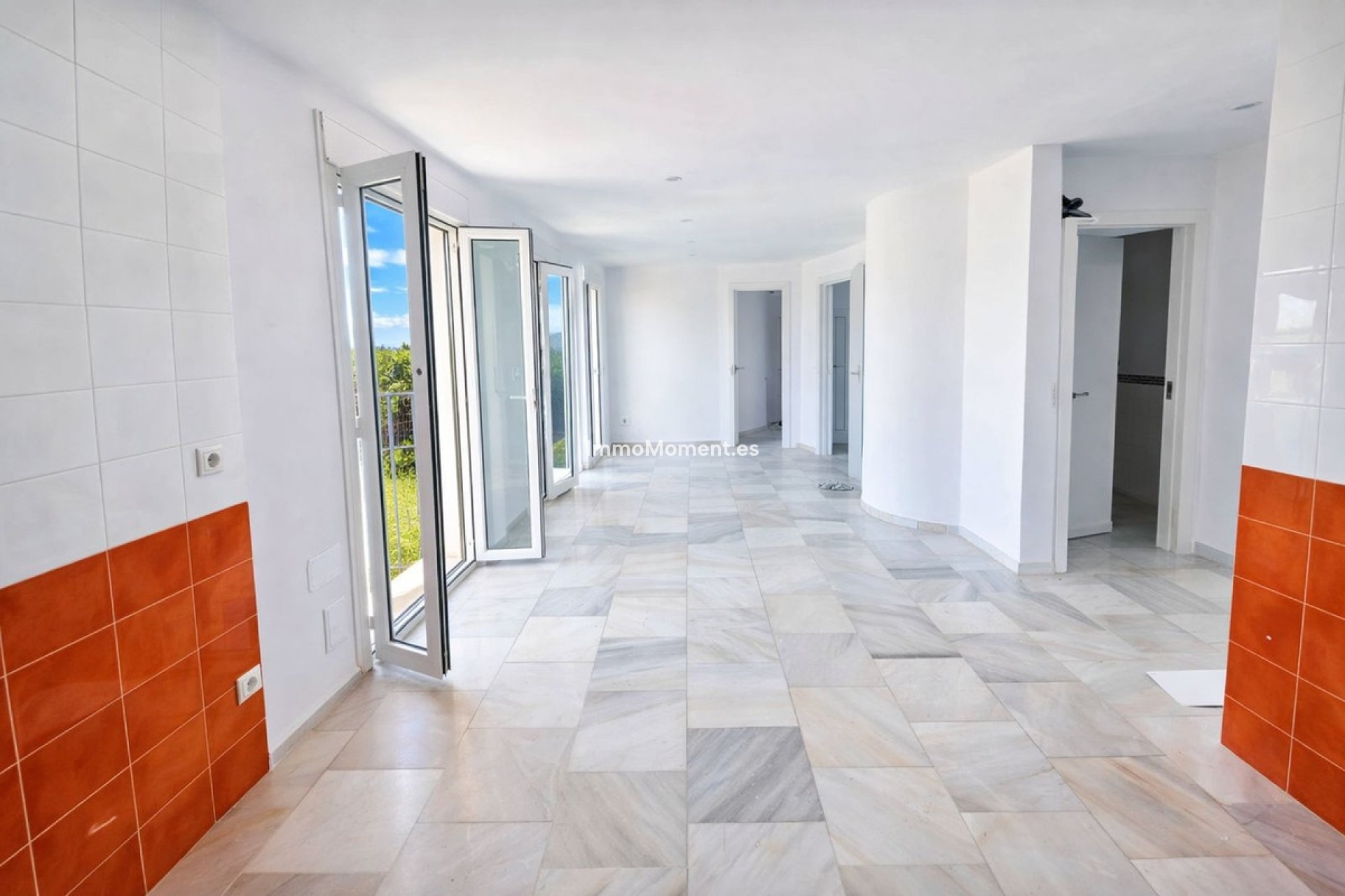 Resale - Apartment - Manilva - La Duquesa