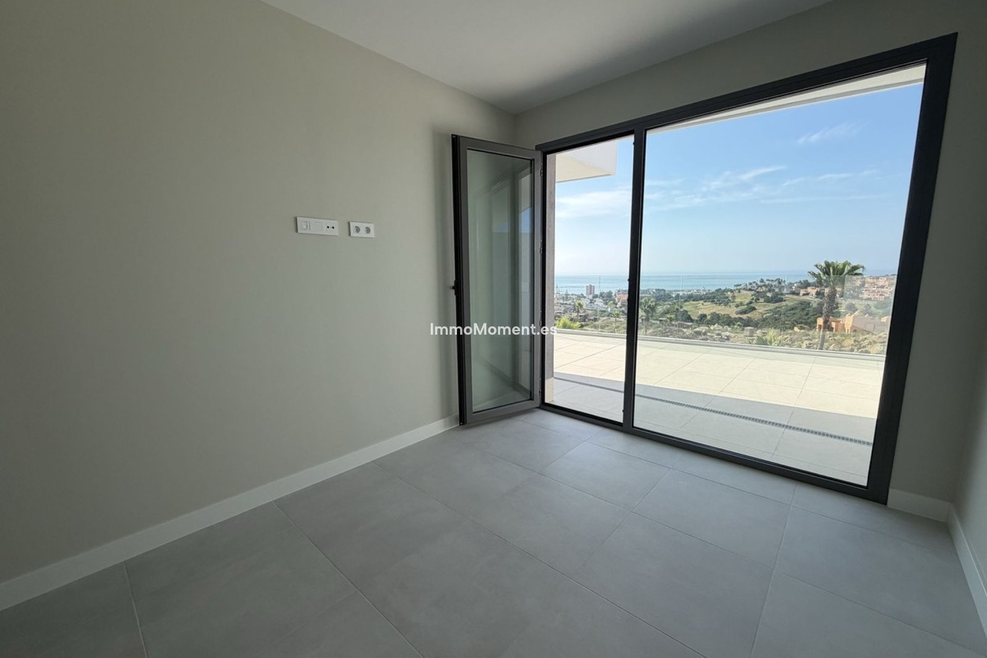 Resale - Apartment - Manilva - La Duquesa