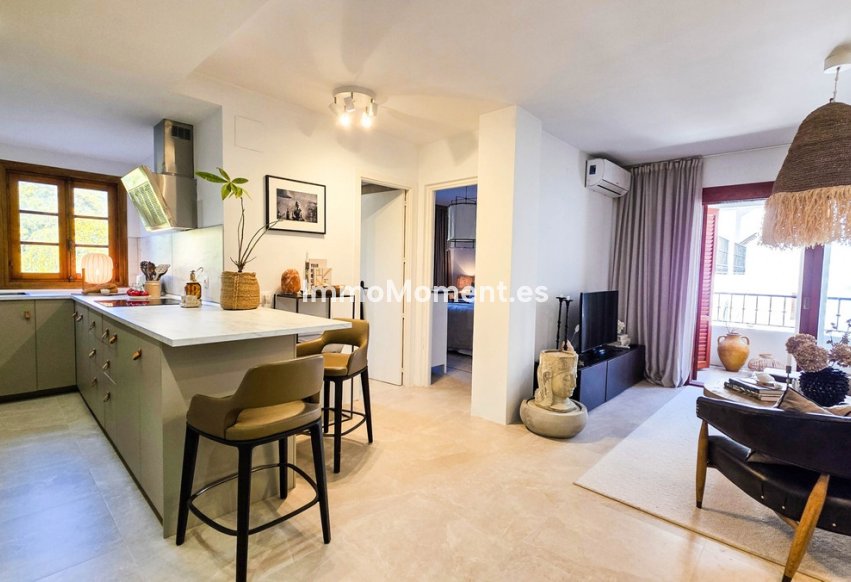 Resale - Apartment - Manilva - La Duquesa