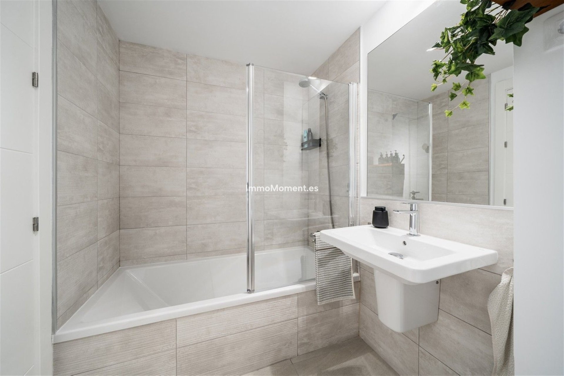 Resale - Apartment - Manilva