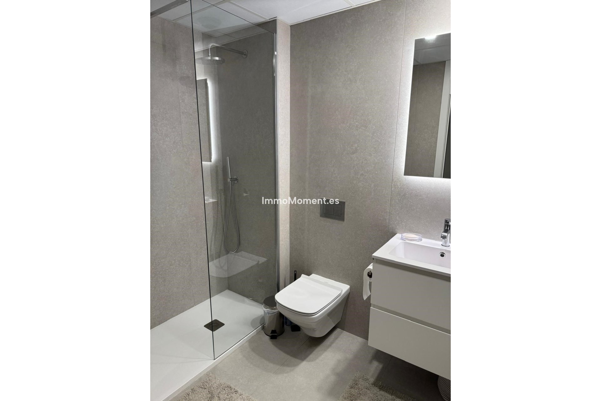 Resale - Apartment - Marbella - Altos de los Monteros
