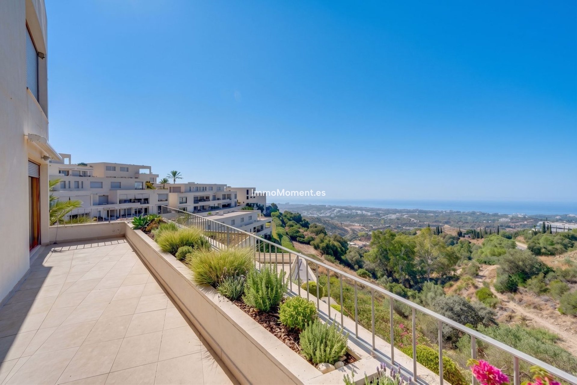 Resale - Apartment - Marbella - Altos de los Monteros