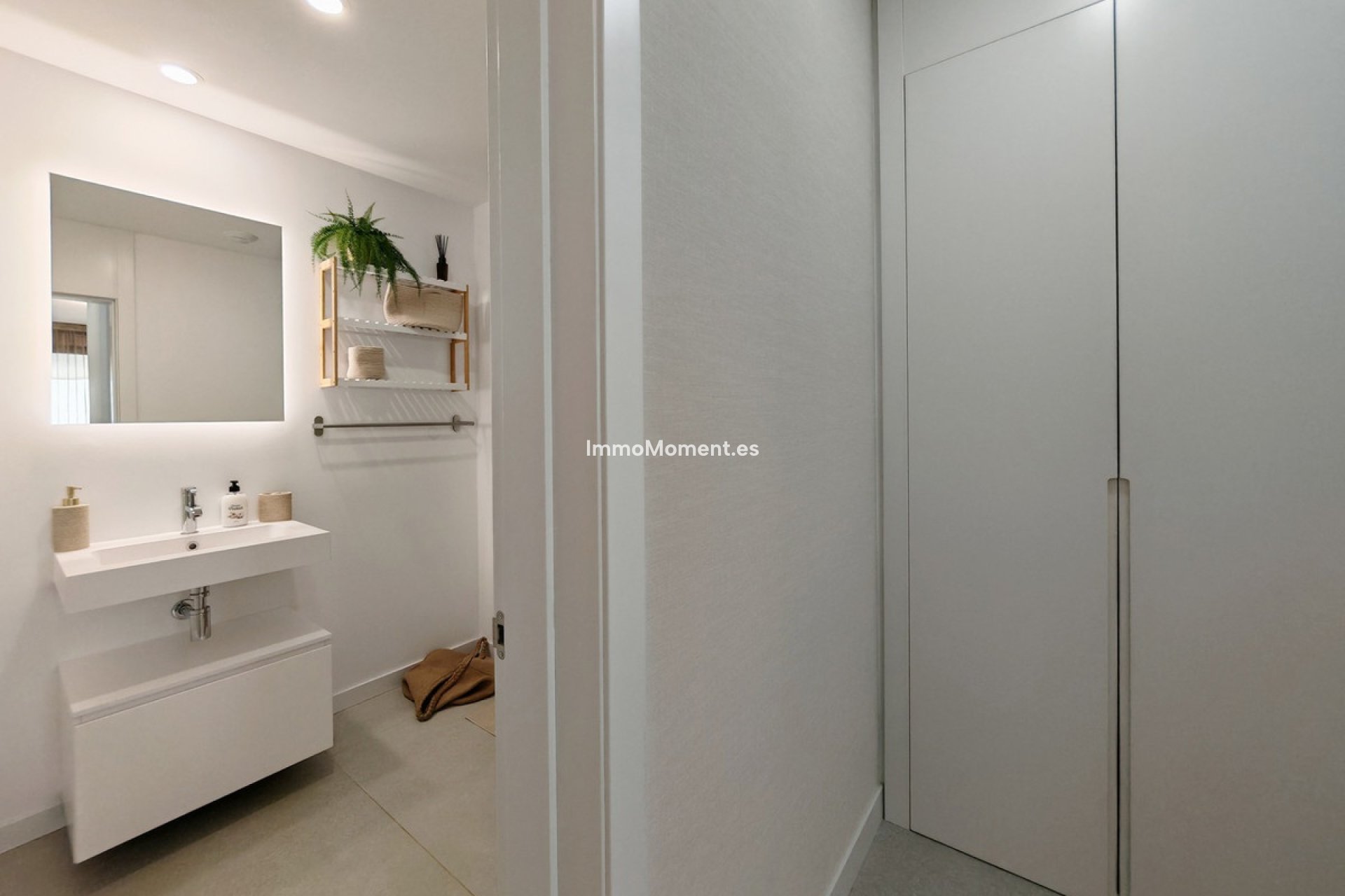 Resale - Apartment - Marbella - Altos de los Monteros