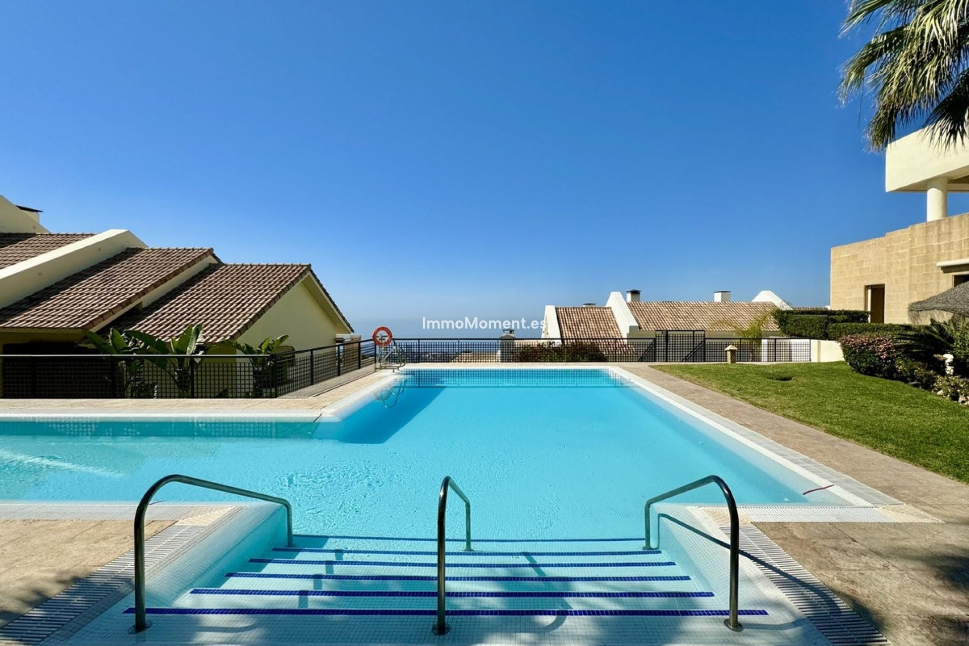 Resale - Apartment - Marbella - Altos de los Monteros