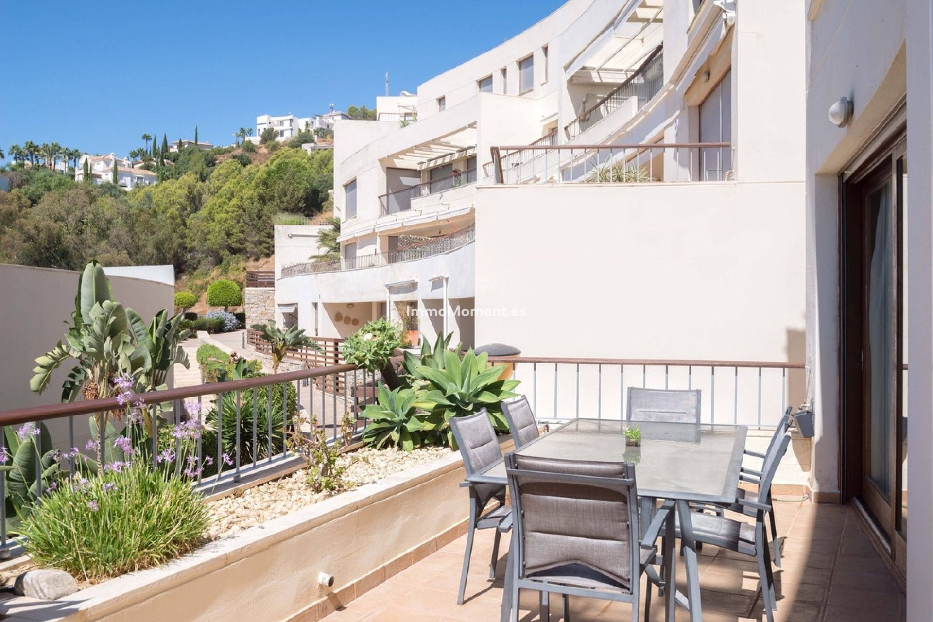 Resale - Apartment - Marbella - Altos de los Monteros