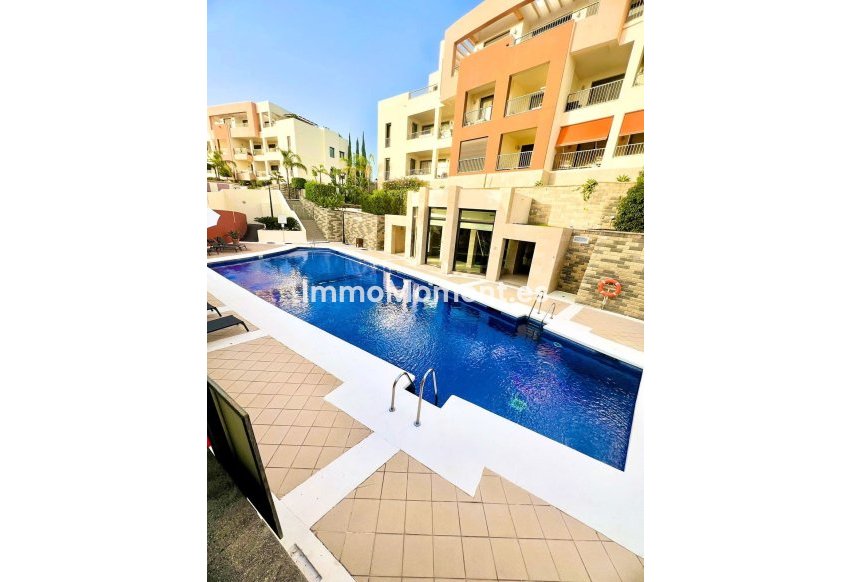 Resale - Apartment - Marbella - Altos de los Monteros