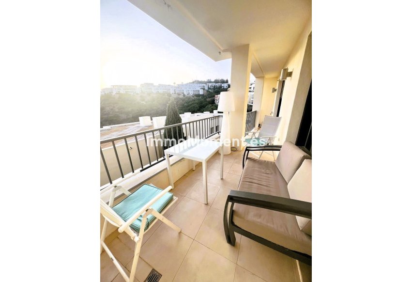 Resale - Apartment - Marbella - Altos de los Monteros