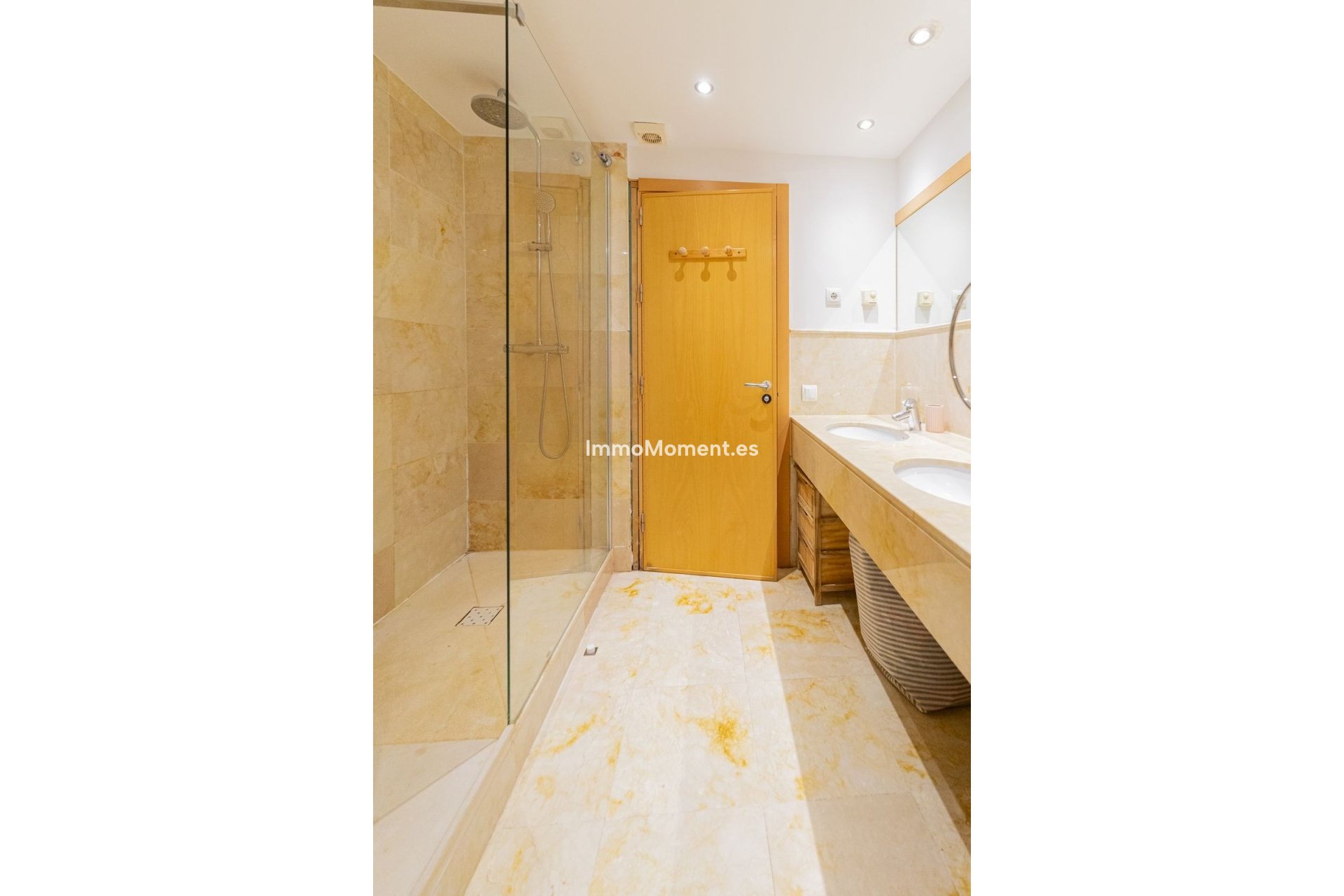 Resale - Apartment - Marbella - Altos de los Monteros