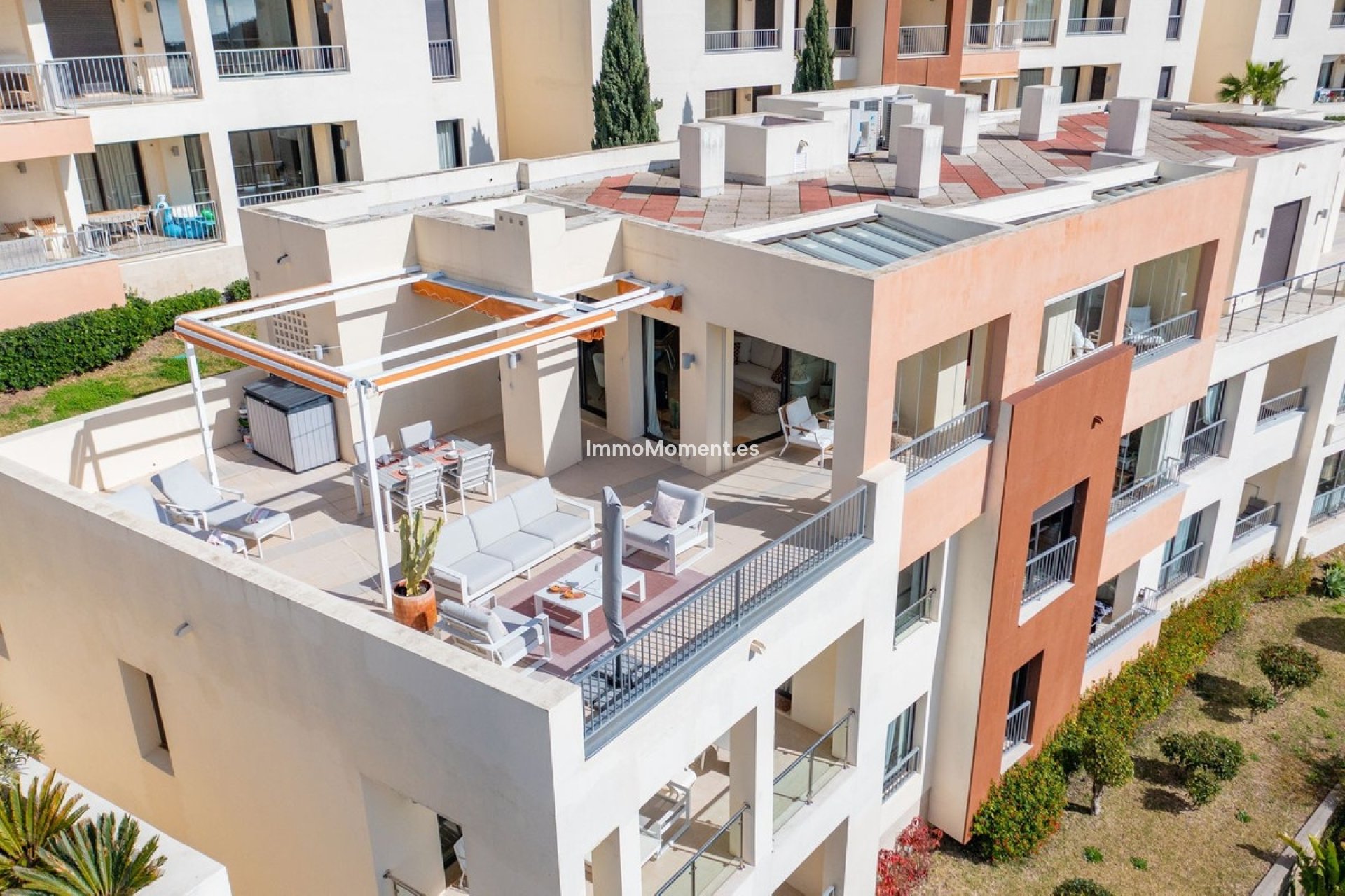 Resale - Apartment - Marbella - Altos de los Monteros