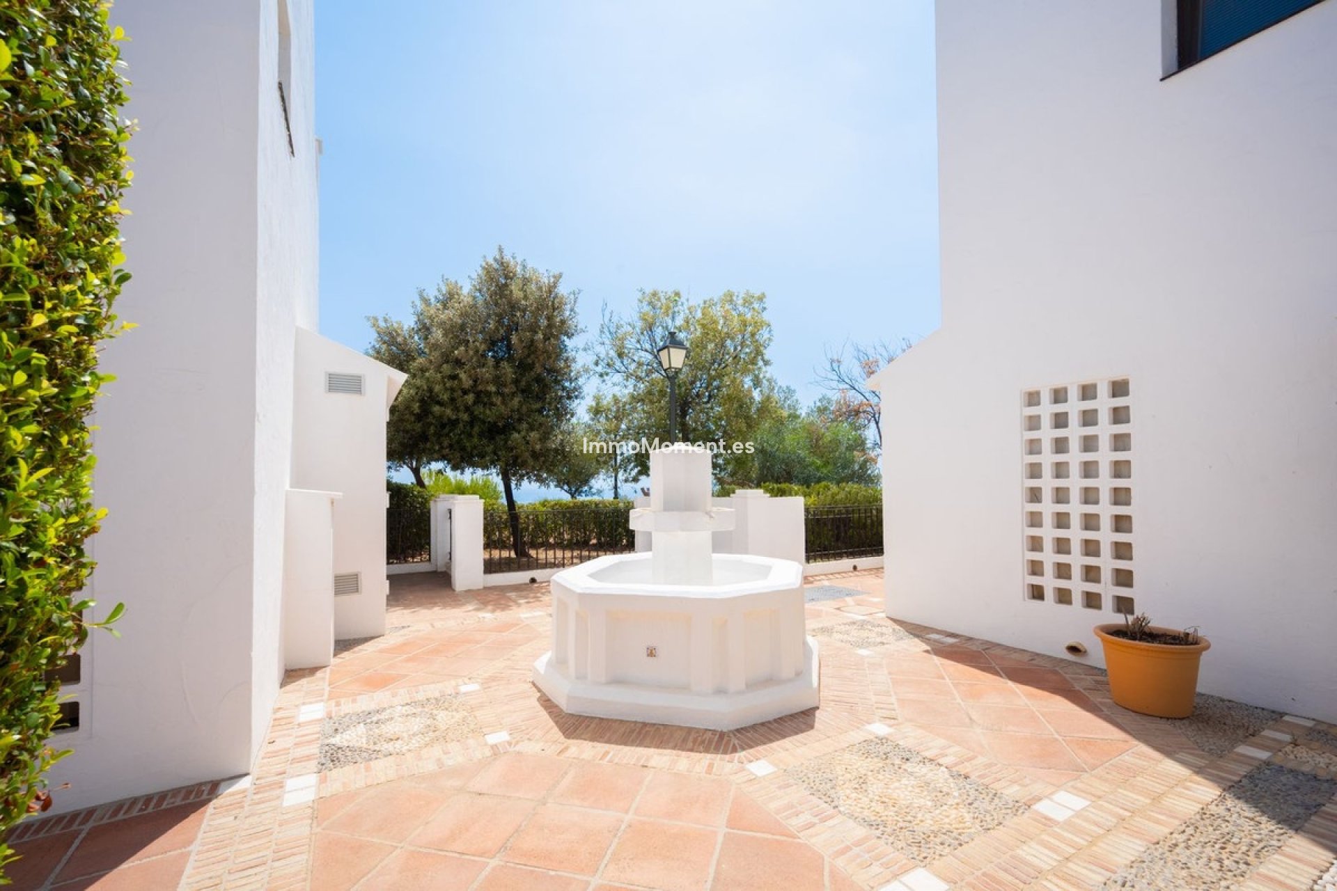 Resale - Apartment - Marbella - Altos de los Monteros