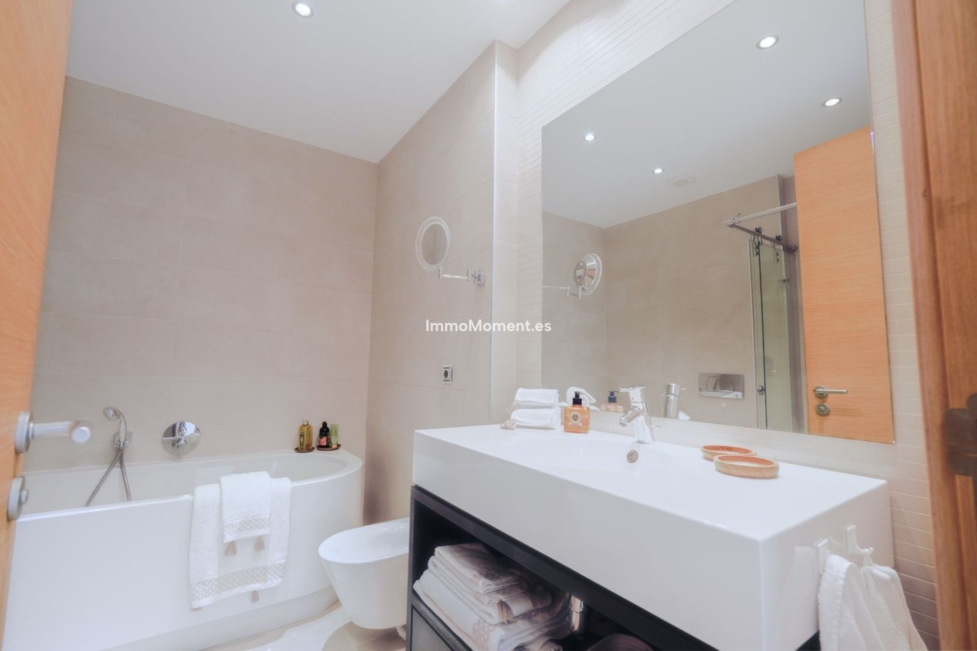 Resale - Apartment - Marbella - Altos de los Monteros