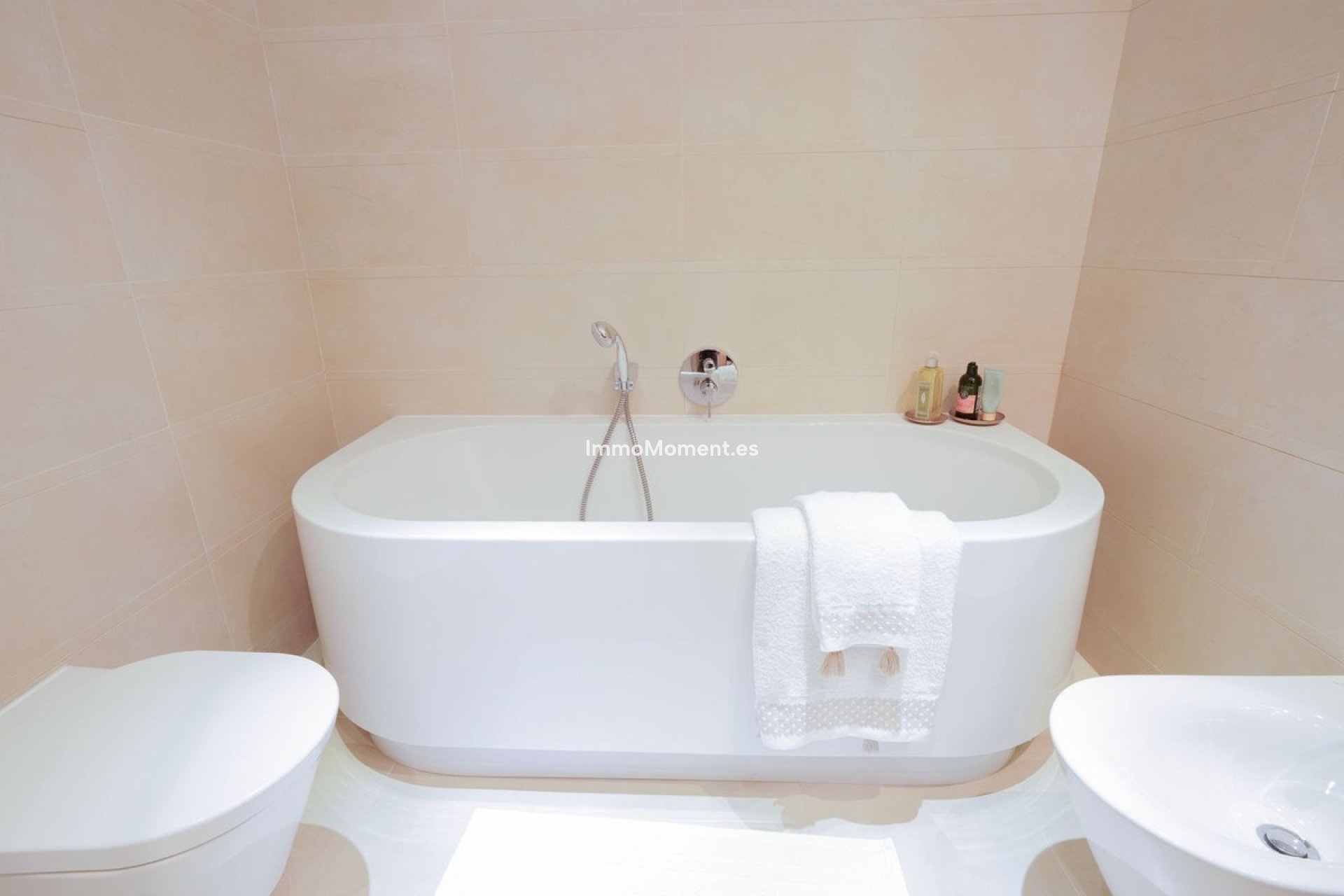 Resale - Apartment - Marbella - Altos de los Monteros