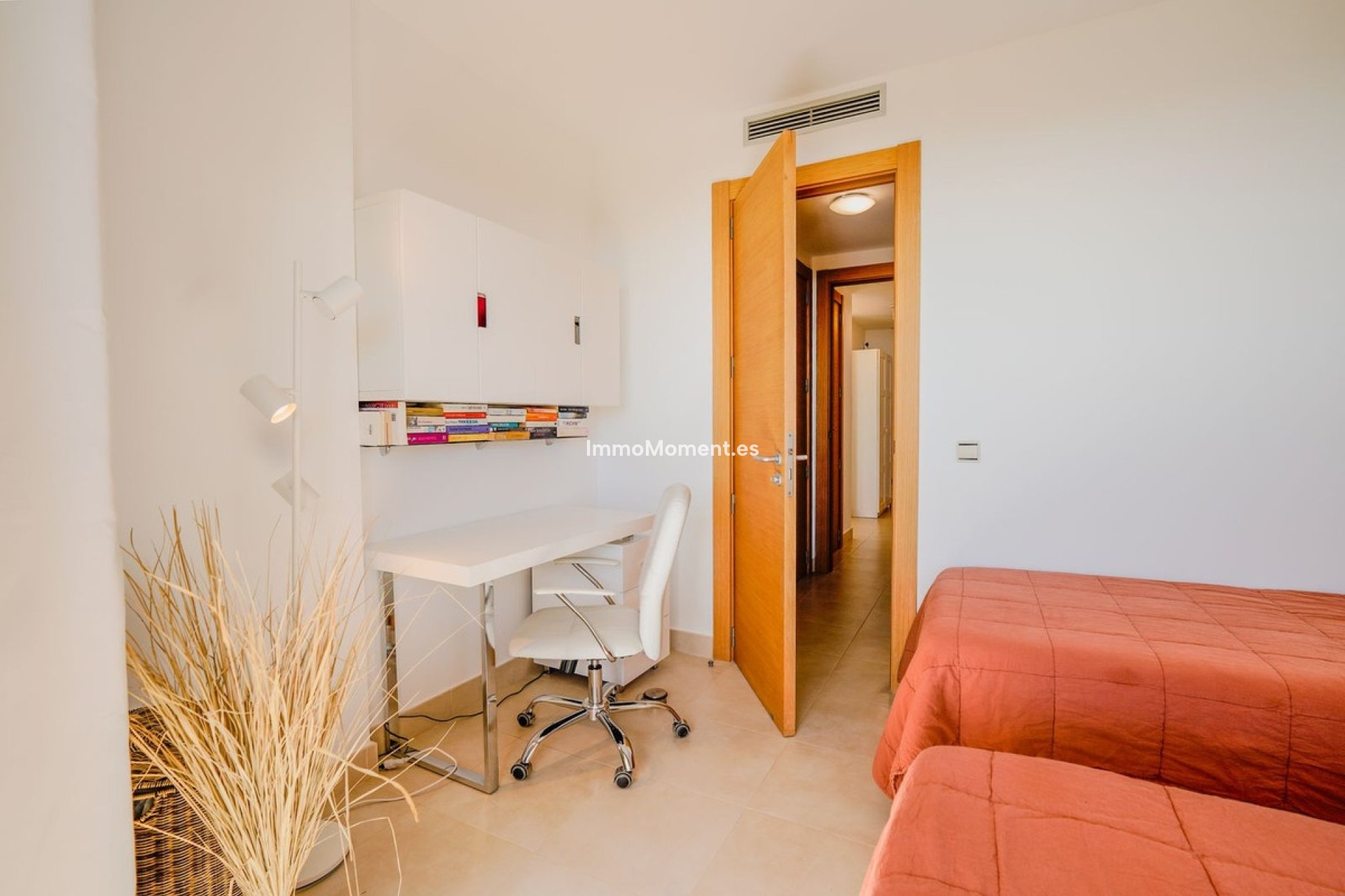 Resale - Apartment - Marbella - Altos de los Monteros