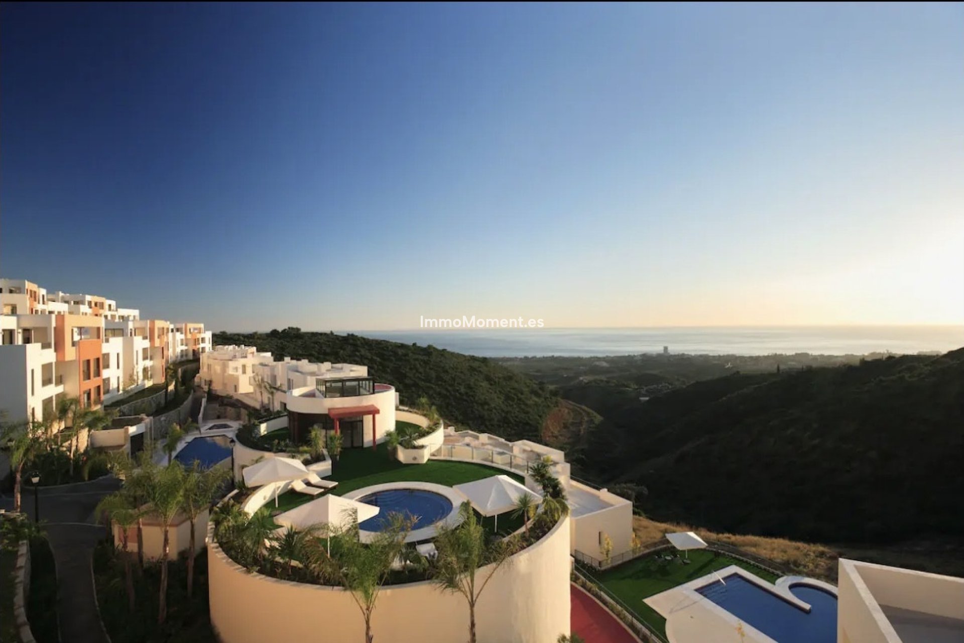 Resale - Apartment - Marbella - Altos de los Monteros