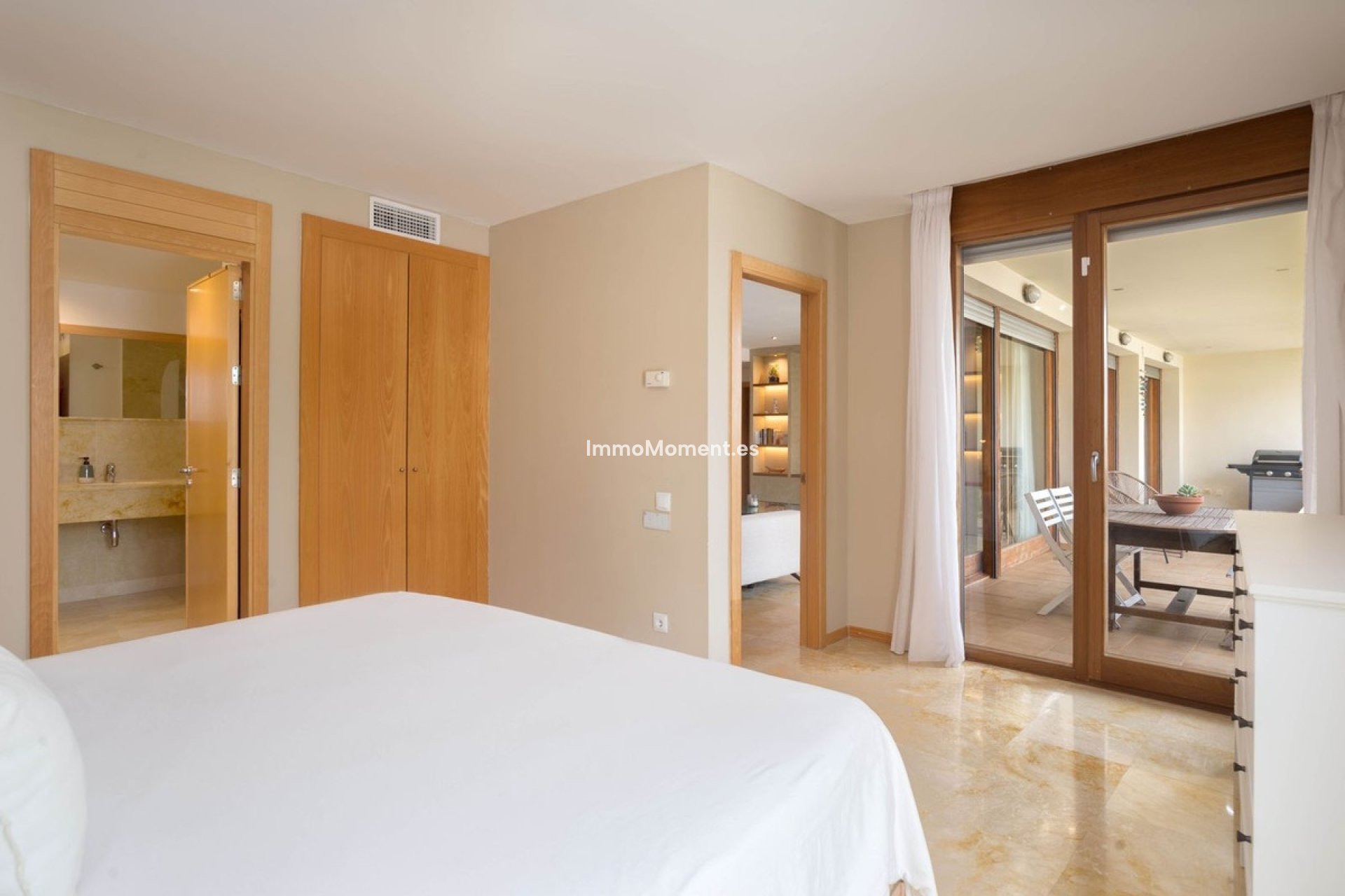 Resale - Apartment - Marbella - Altos de los Monteros