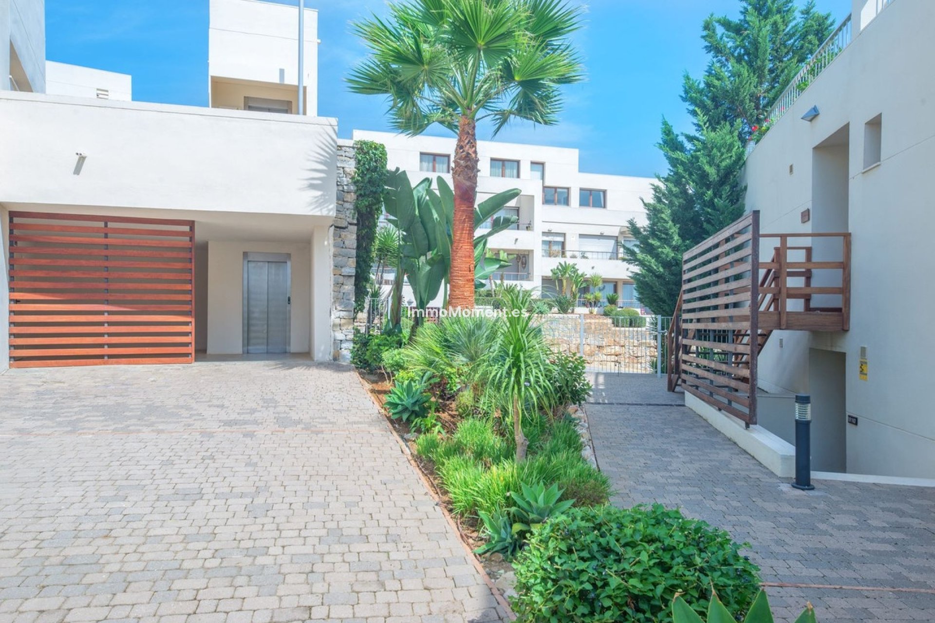 Resale - Apartment - Marbella - Altos de los Monteros