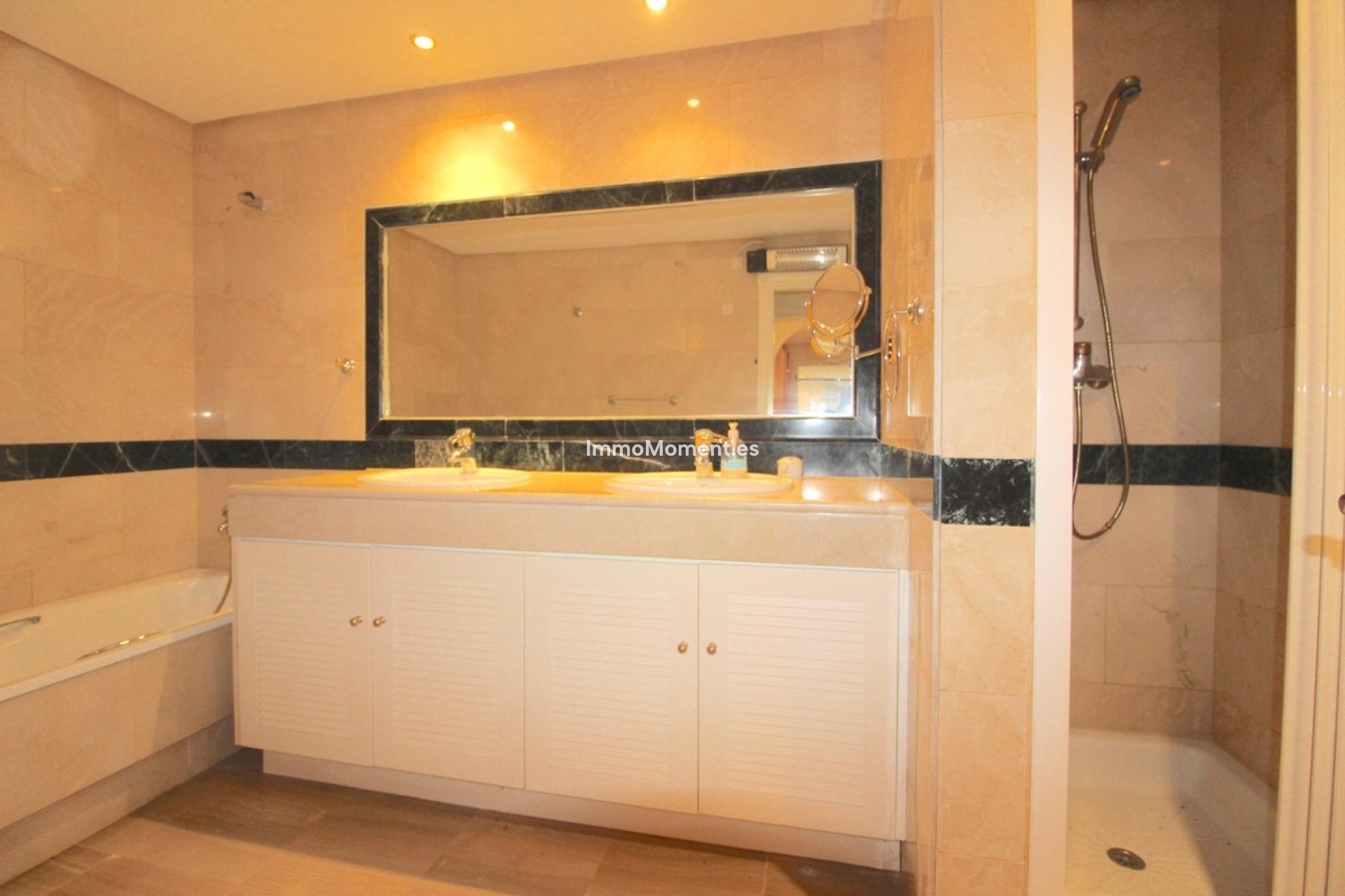 Resale - Apartment - Marbella - Bahía de Marbella