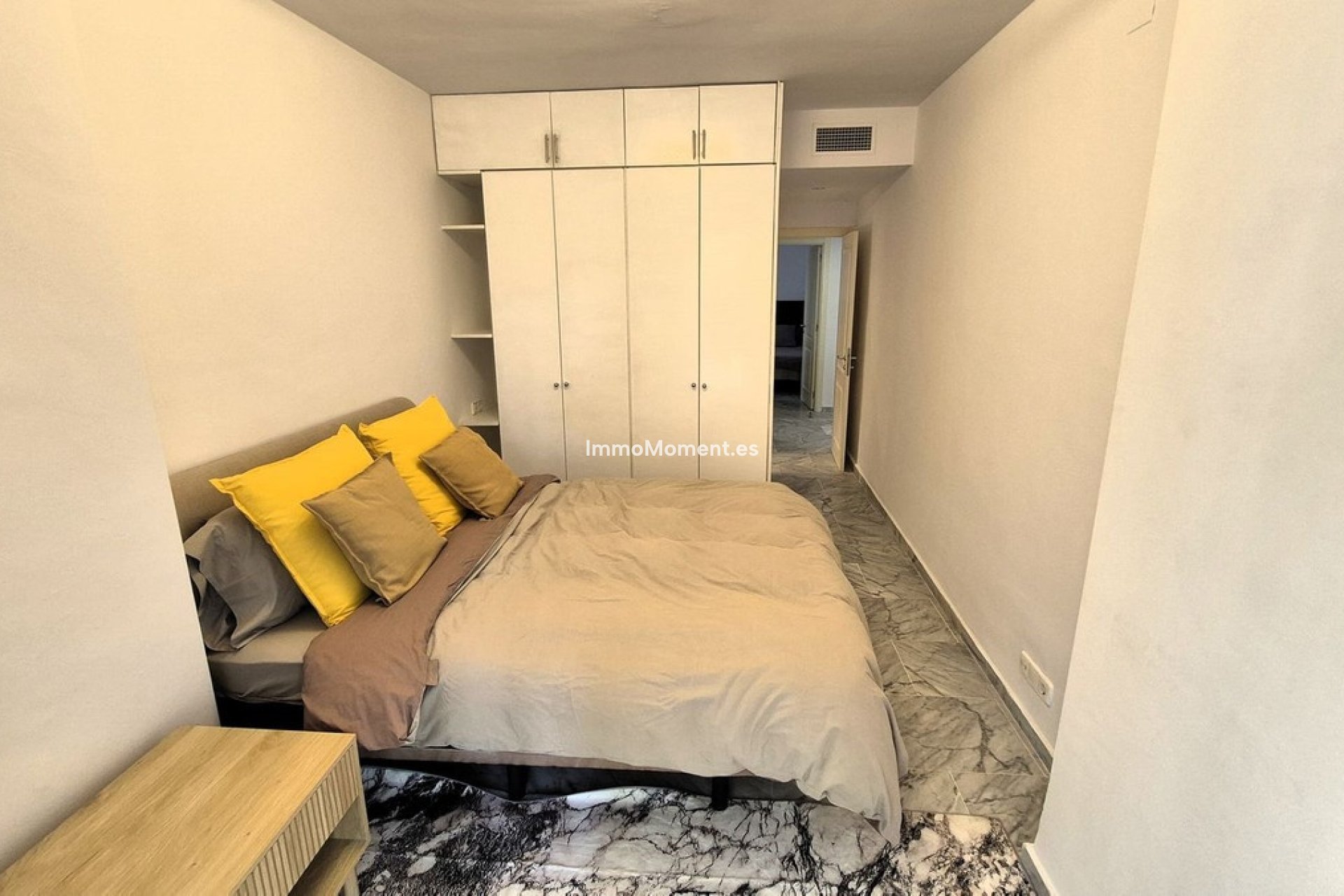 Resale - Apartment - Marbella - Bahía de Marbella