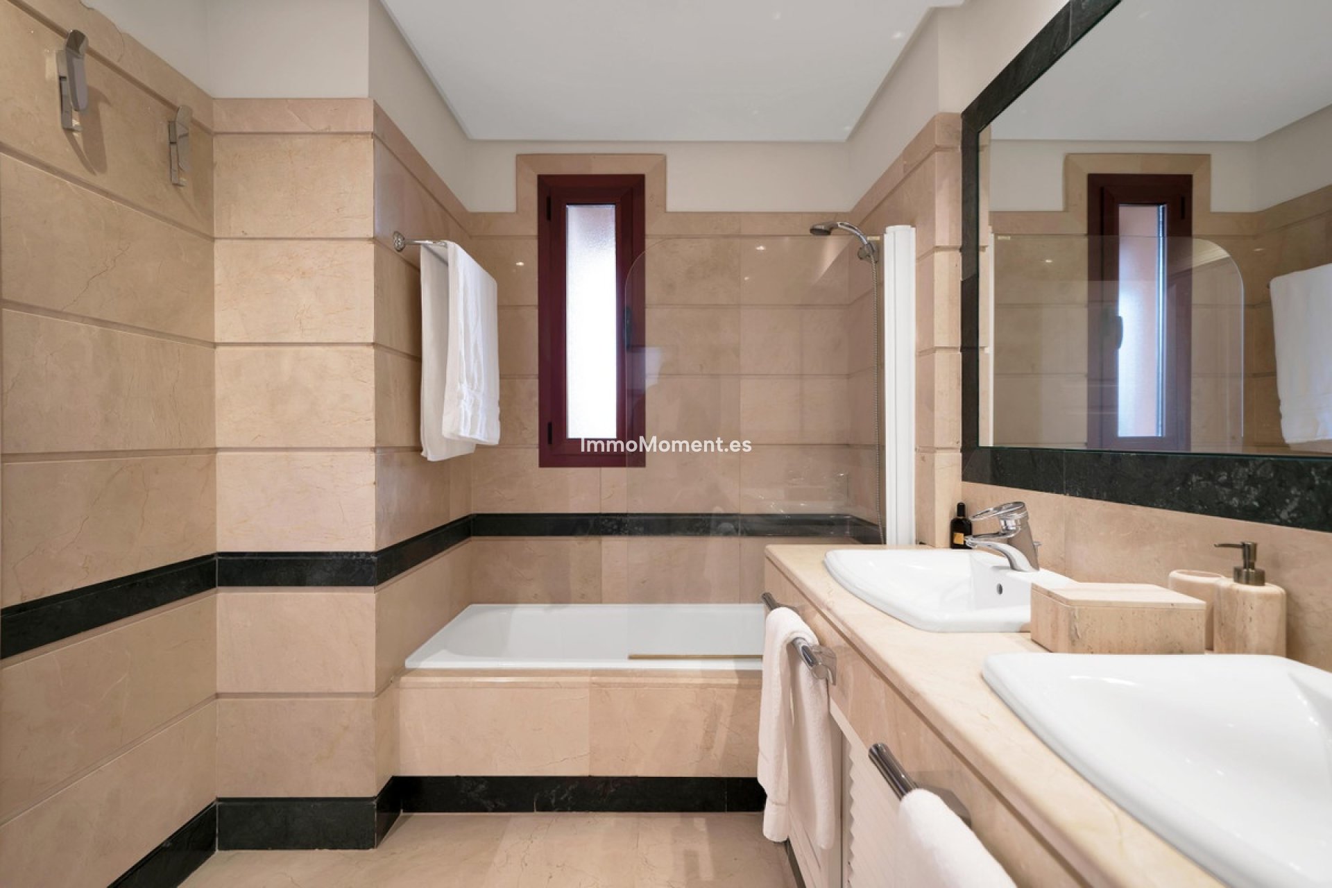 Resale - Apartment - Marbella - Bahía de Marbella