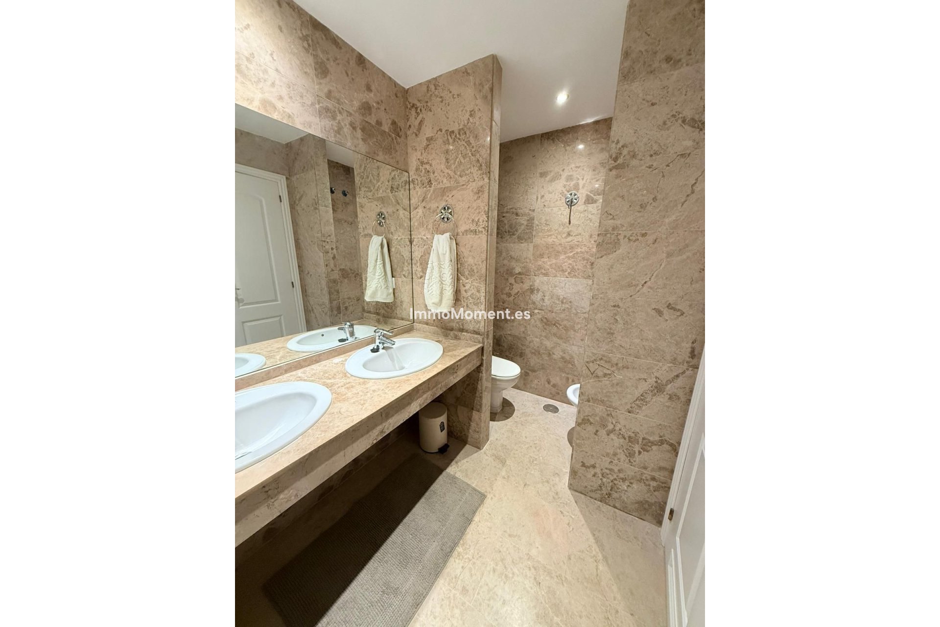 Resale - Apartment - Marbella - Cortijo Blanco