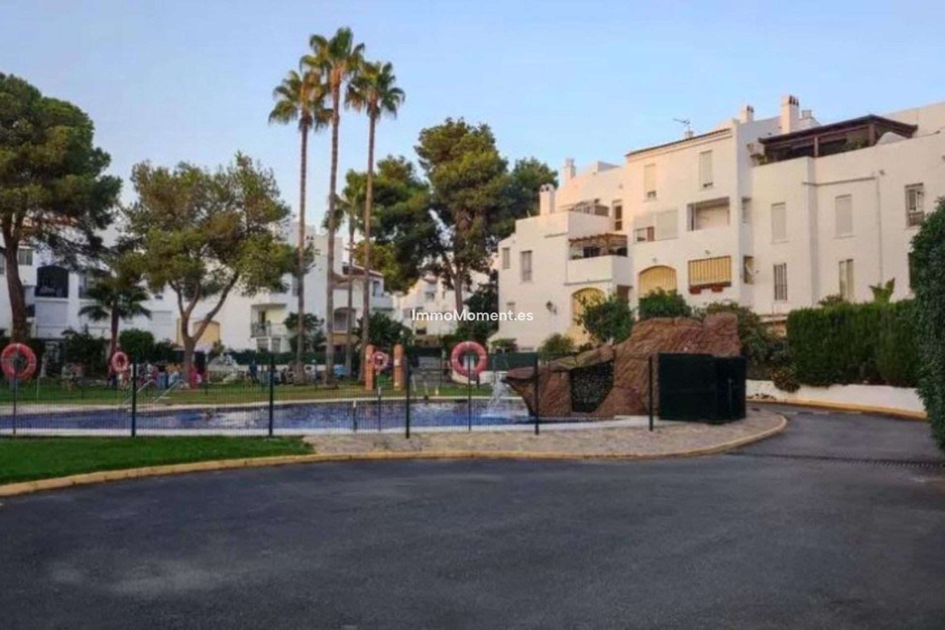 Resale - Apartment - Marbella - Elviria