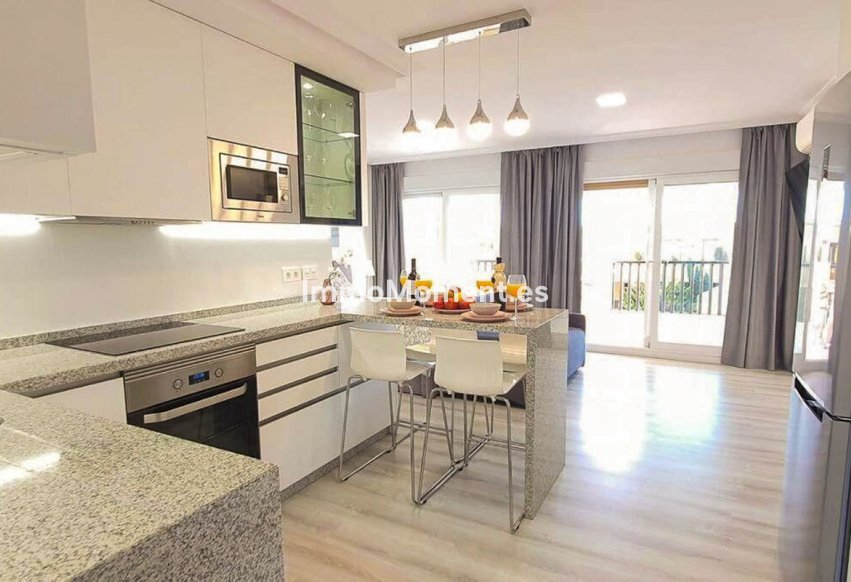 Resale - Apartment - Marbella - Elviria