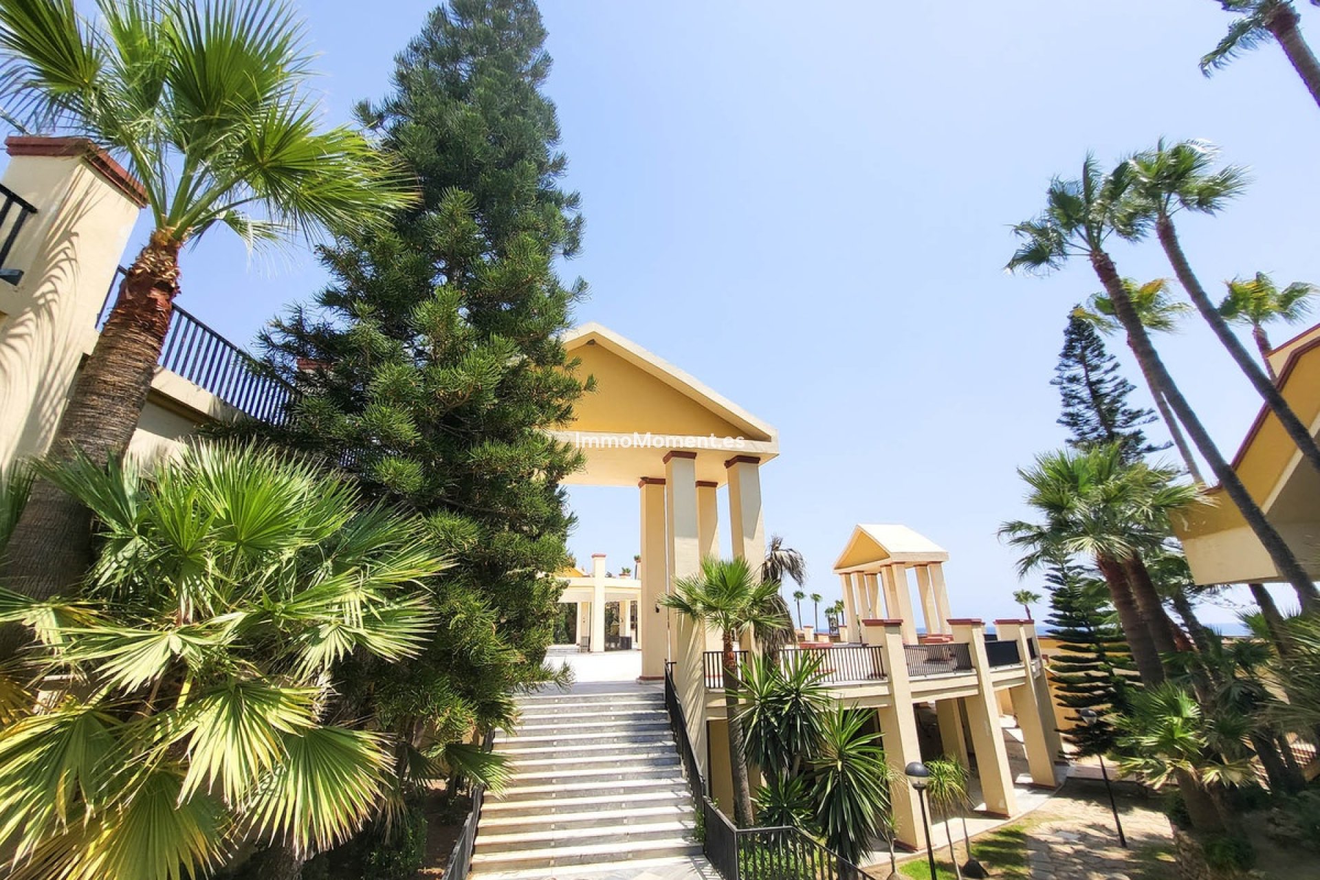 Resale - Apartment - Marbella - Elviria