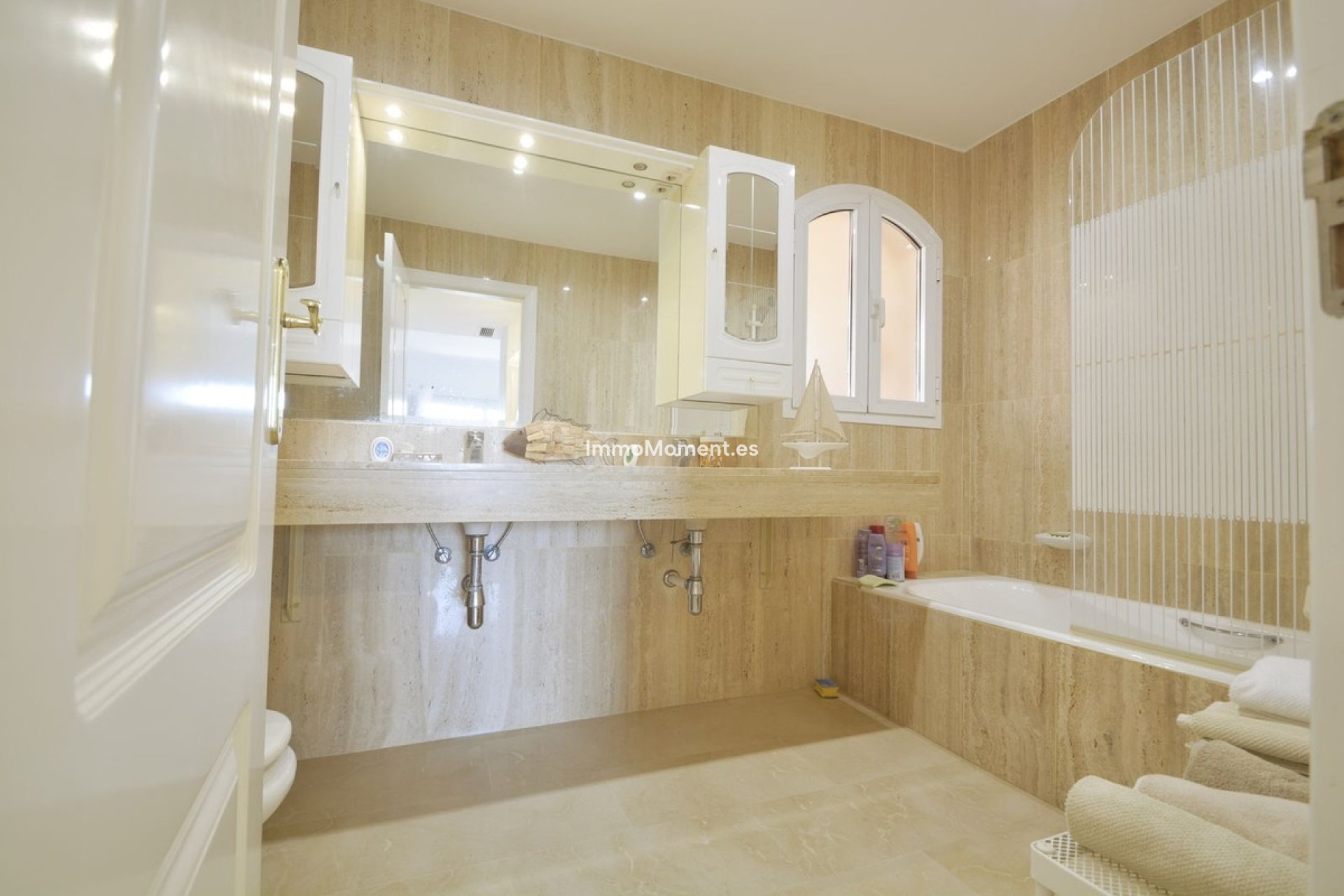 Resale - Apartment - Marbella - Elviria