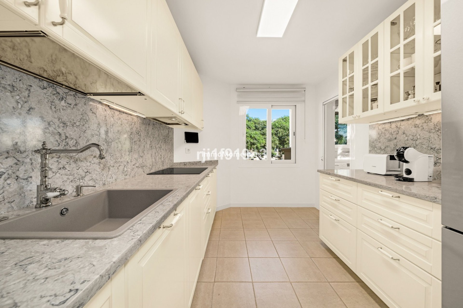 Resale - Apartment - Marbella - Elviria