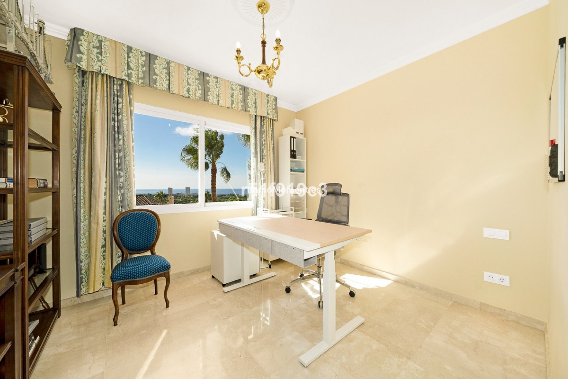 Resale - Apartment - Marbella - Elviria
