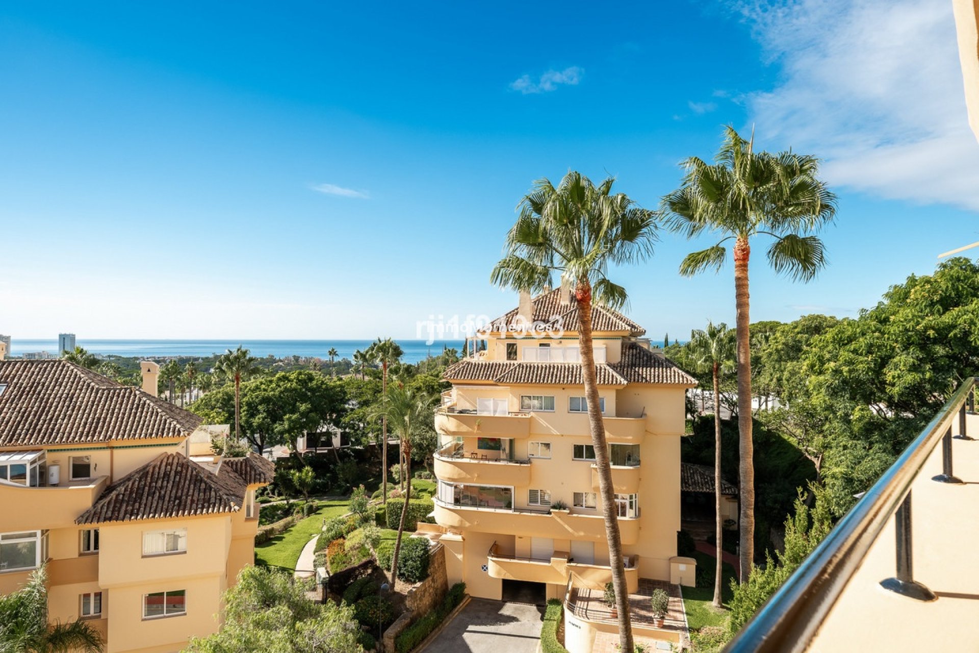 Resale - Apartment - Marbella - Elviria