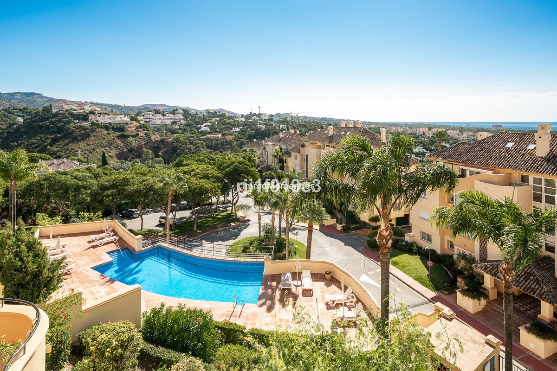 Resale - Apartment - Marbella - Elviria
