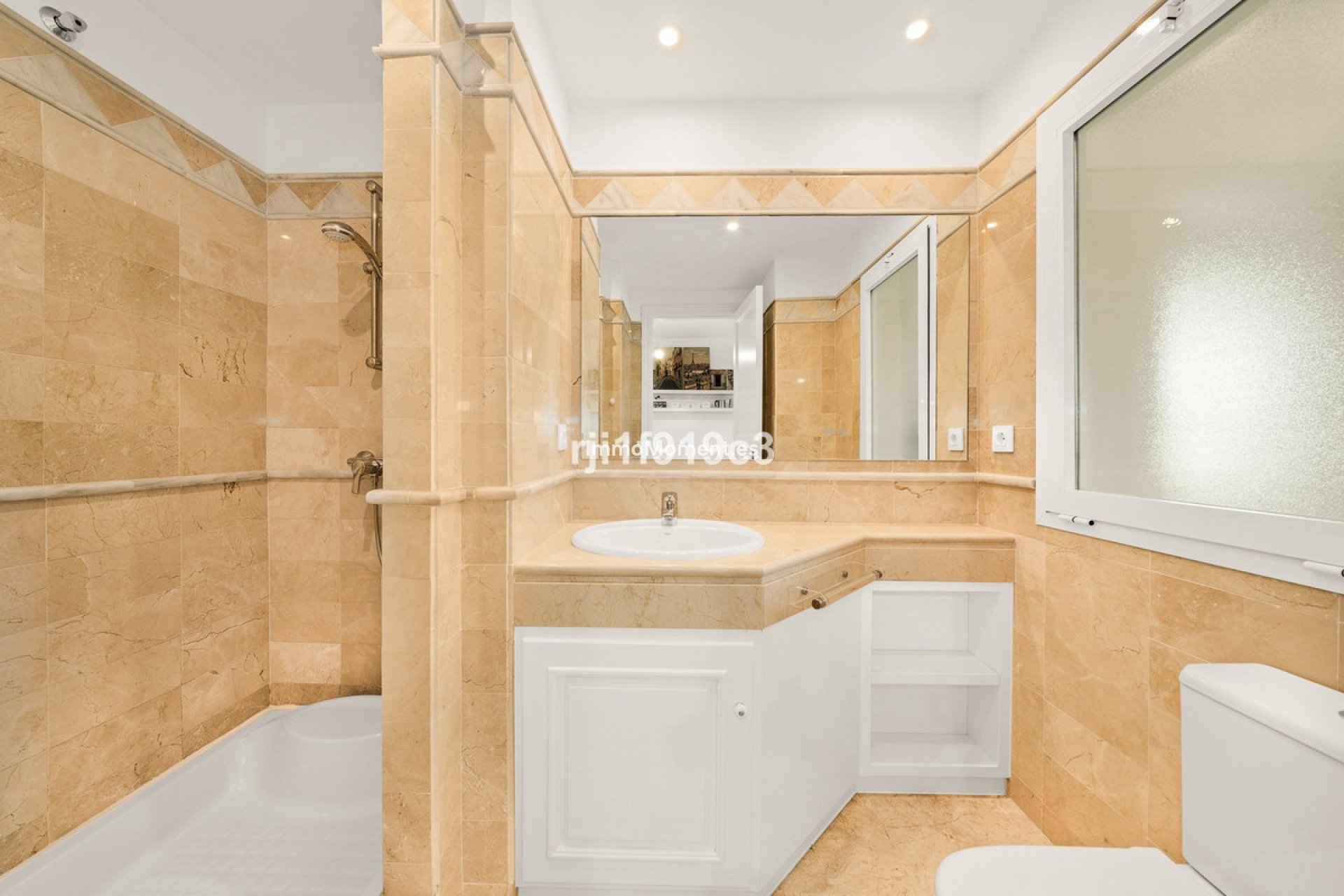 Resale - Apartment - Marbella - Elviria
