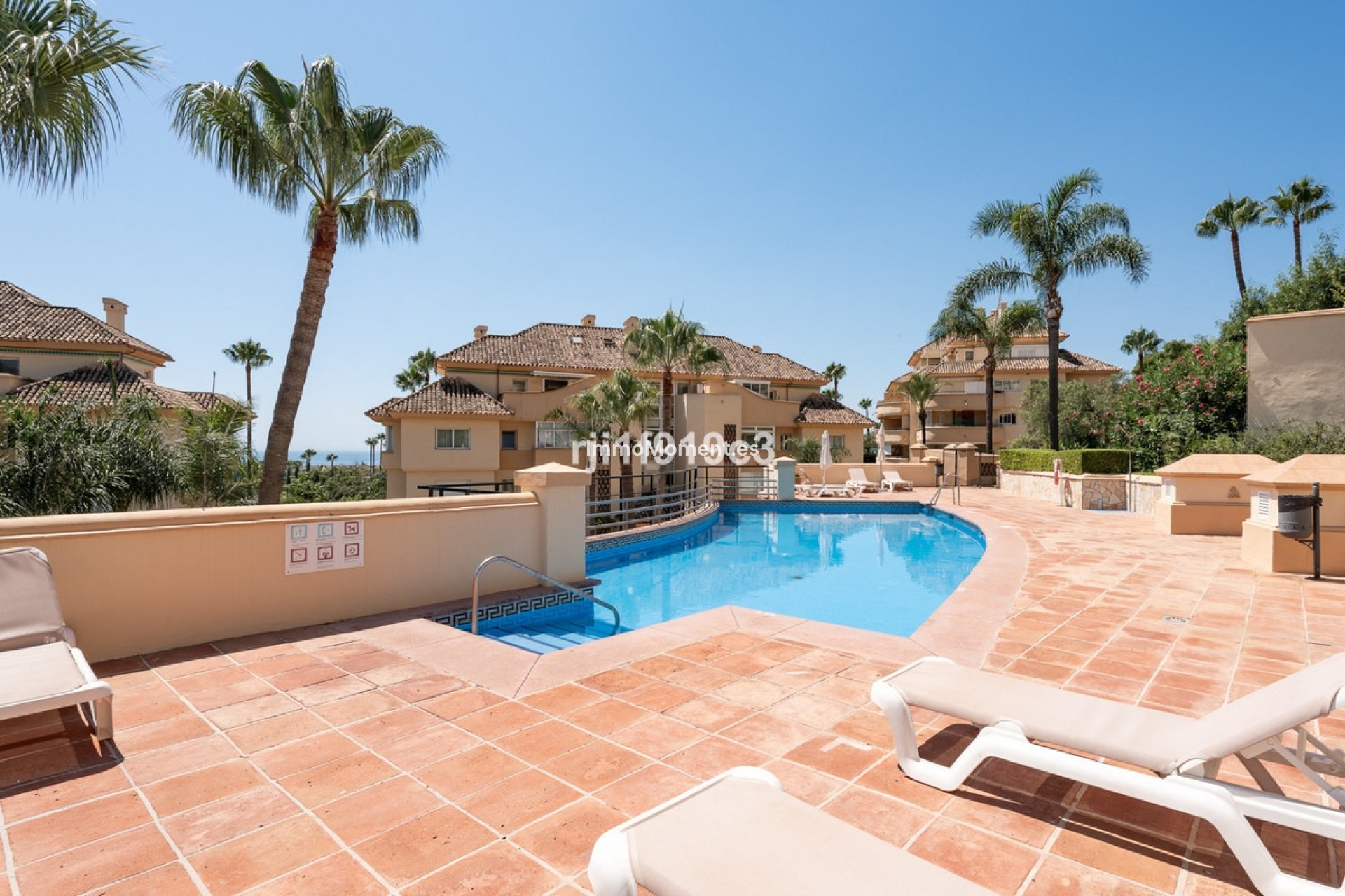 Resale - Apartment - Marbella - Elviria