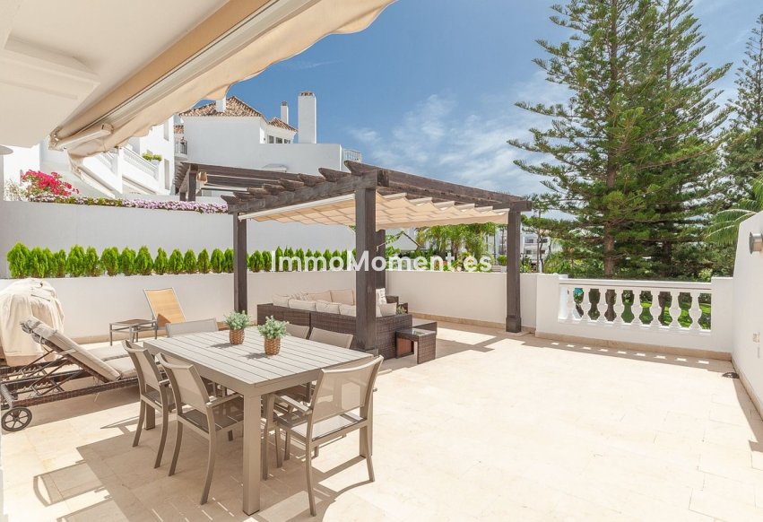 Resale - Apartment - Marbella - Elviria