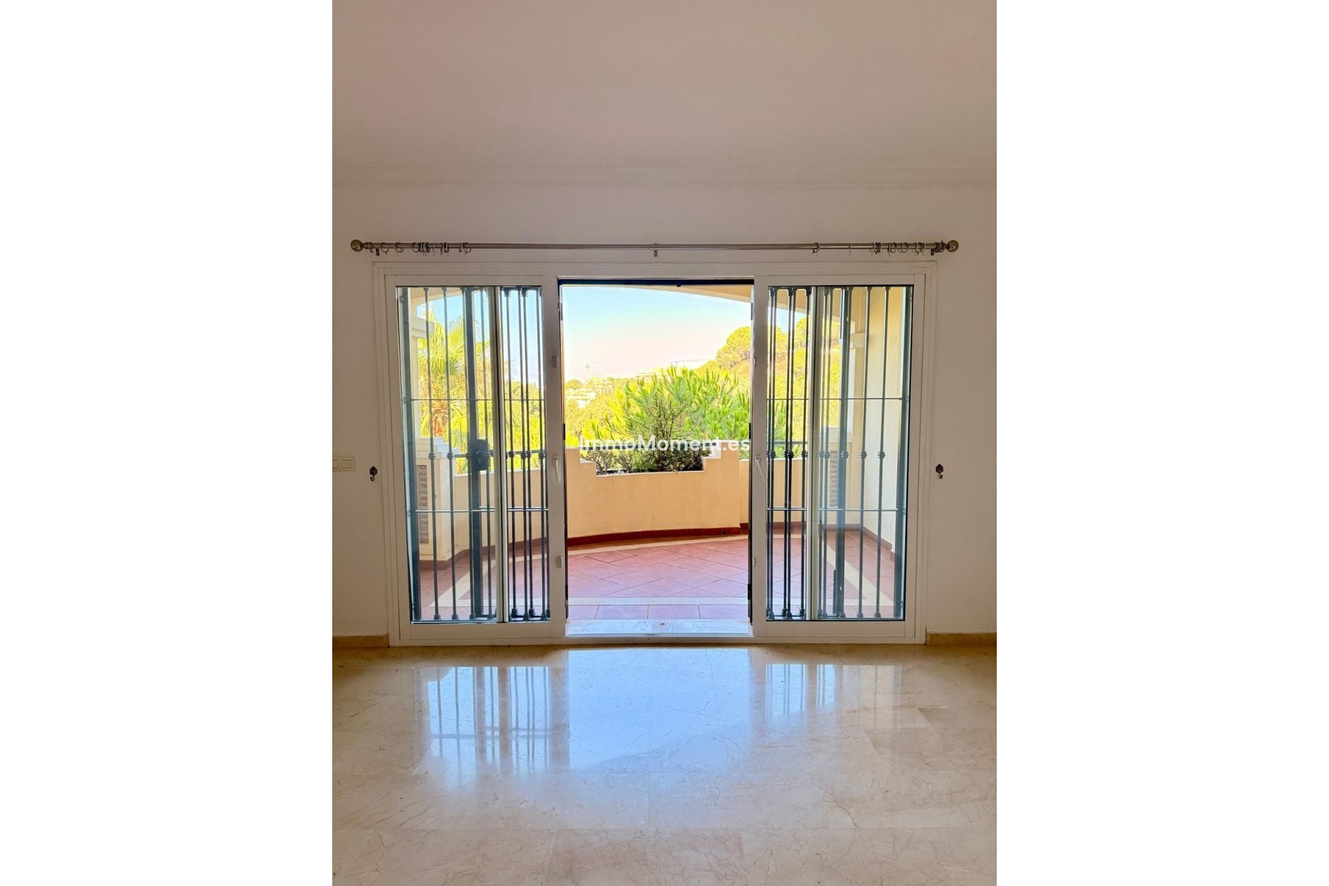 Resale - Apartment - Marbella - Elviria