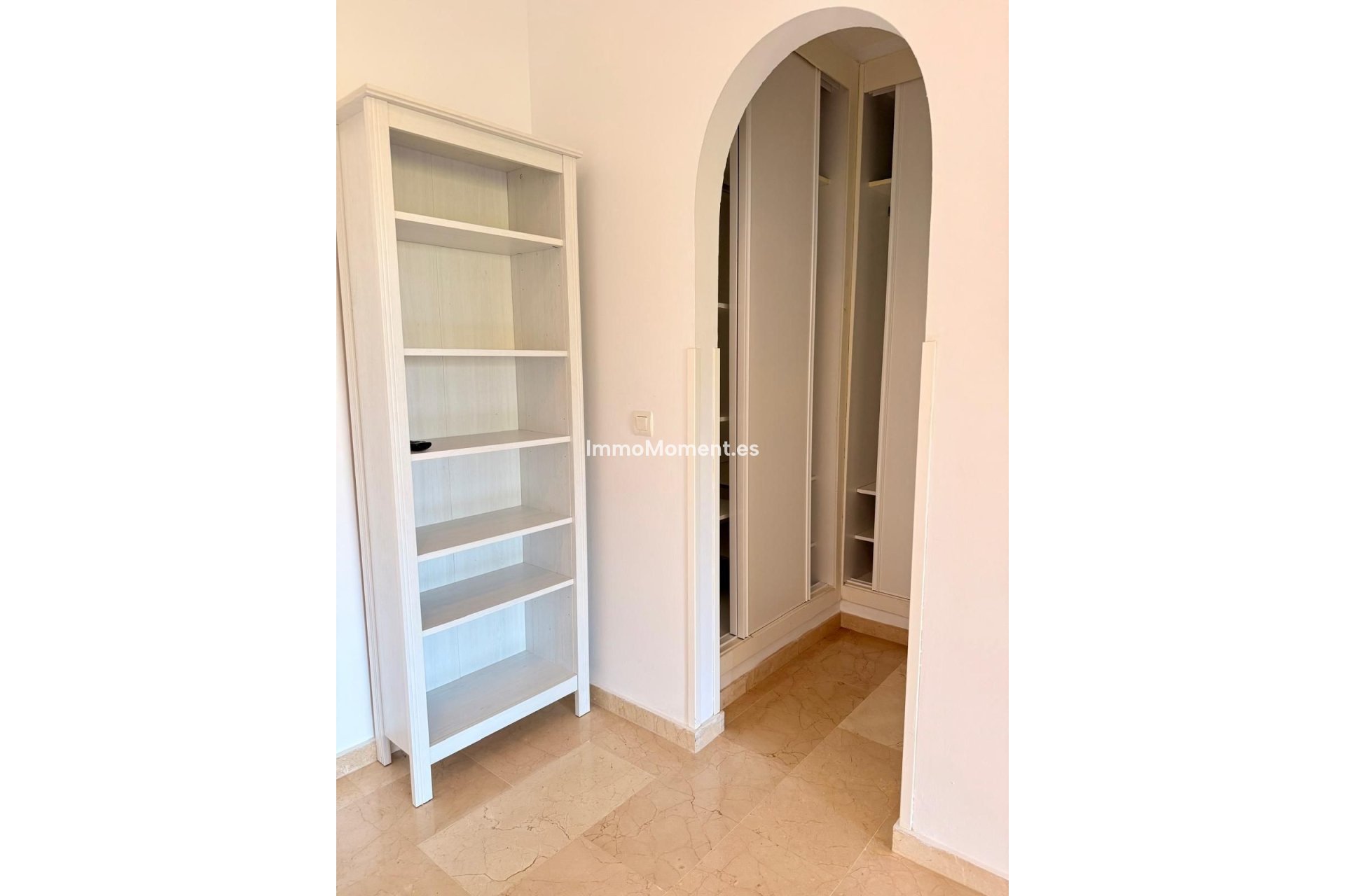 Resale - Apartment - Marbella - Elviria
