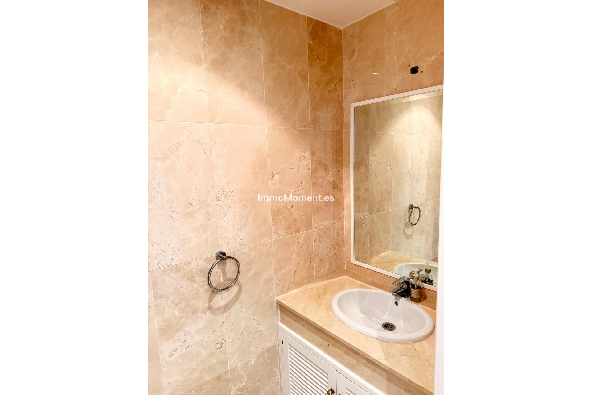 Resale - Apartment - Marbella - Elviria
