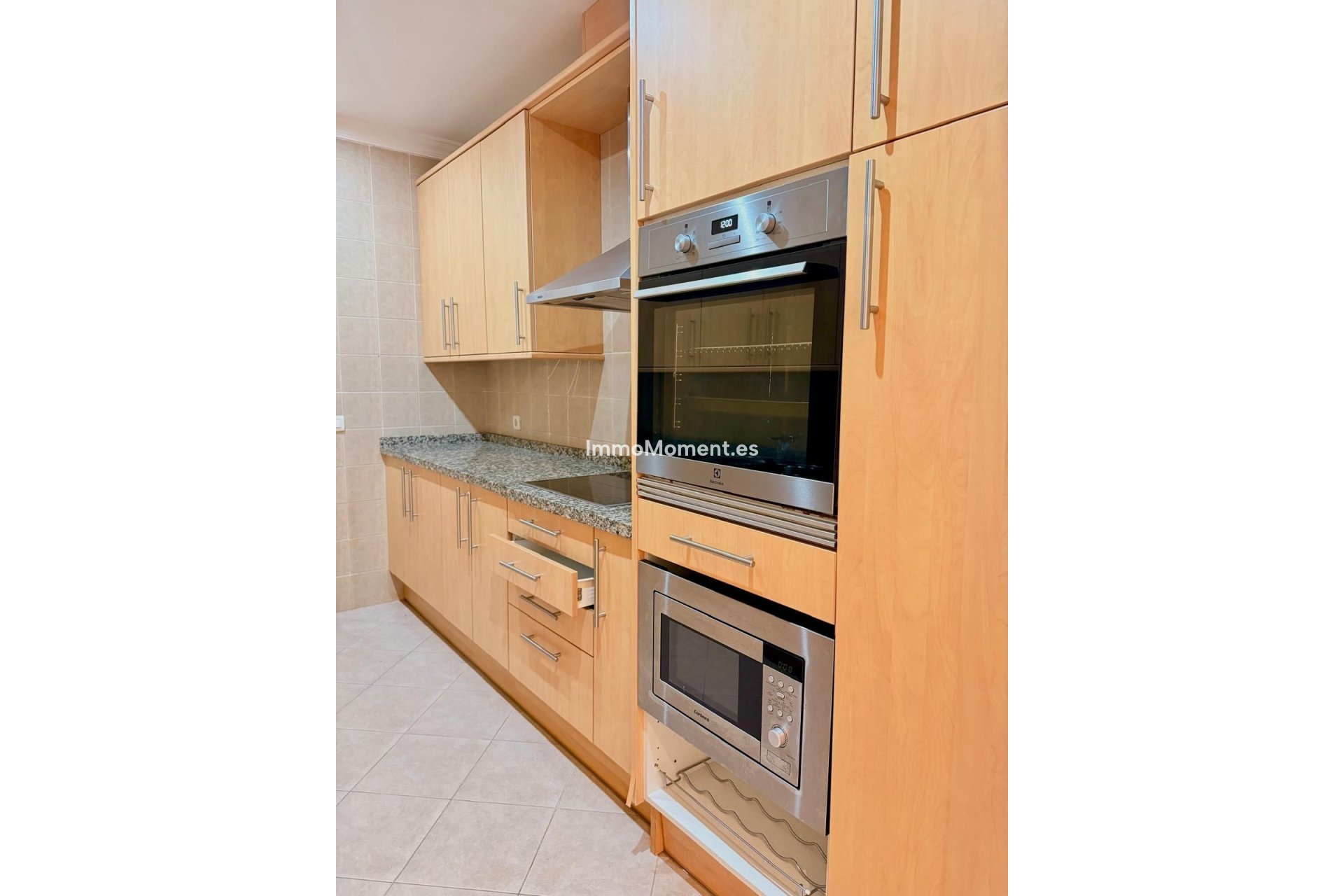 Resale - Apartment - Marbella - Elviria